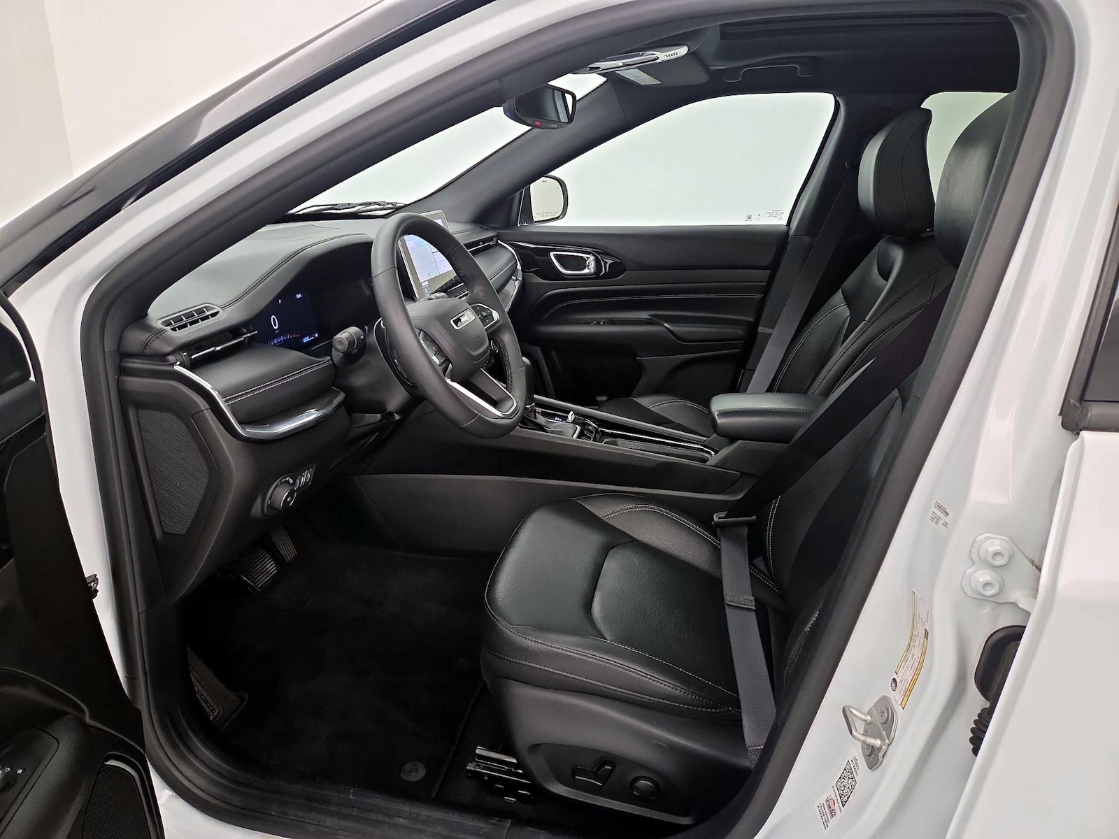 2024 Jeep Compass Limited - Photo 12