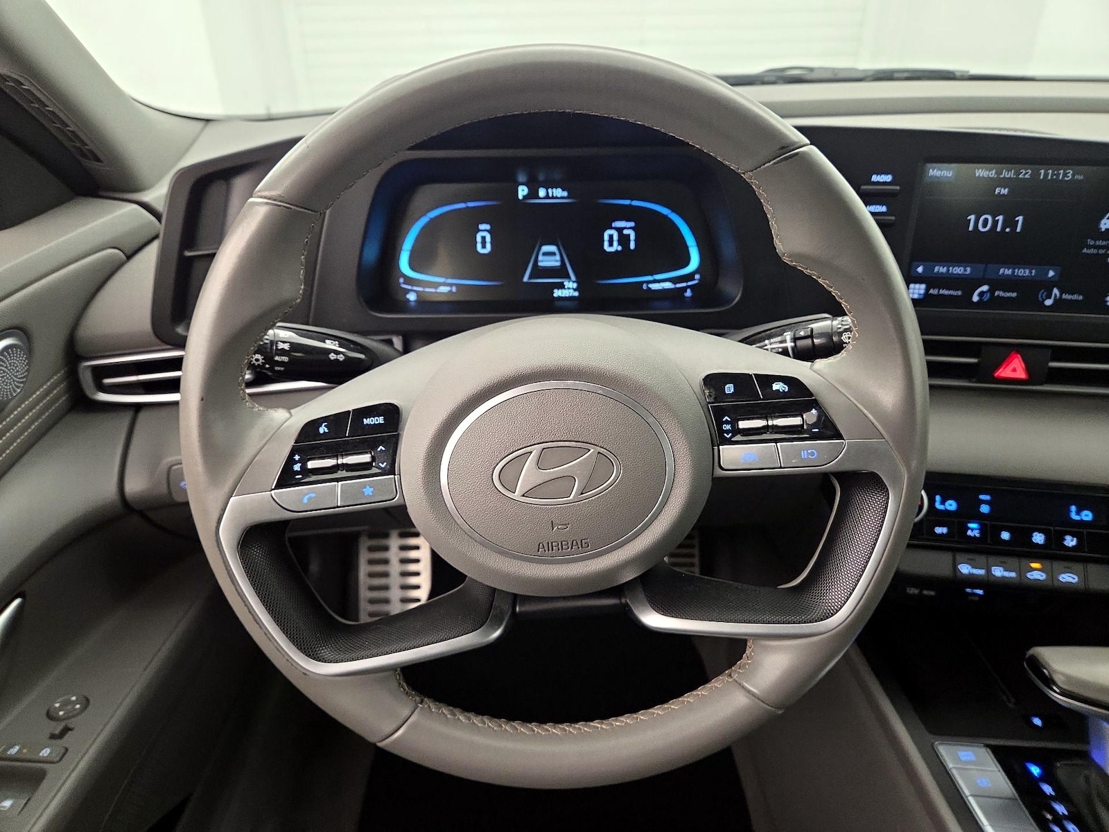2025 Hyundai Elantra SEL - Photo 11