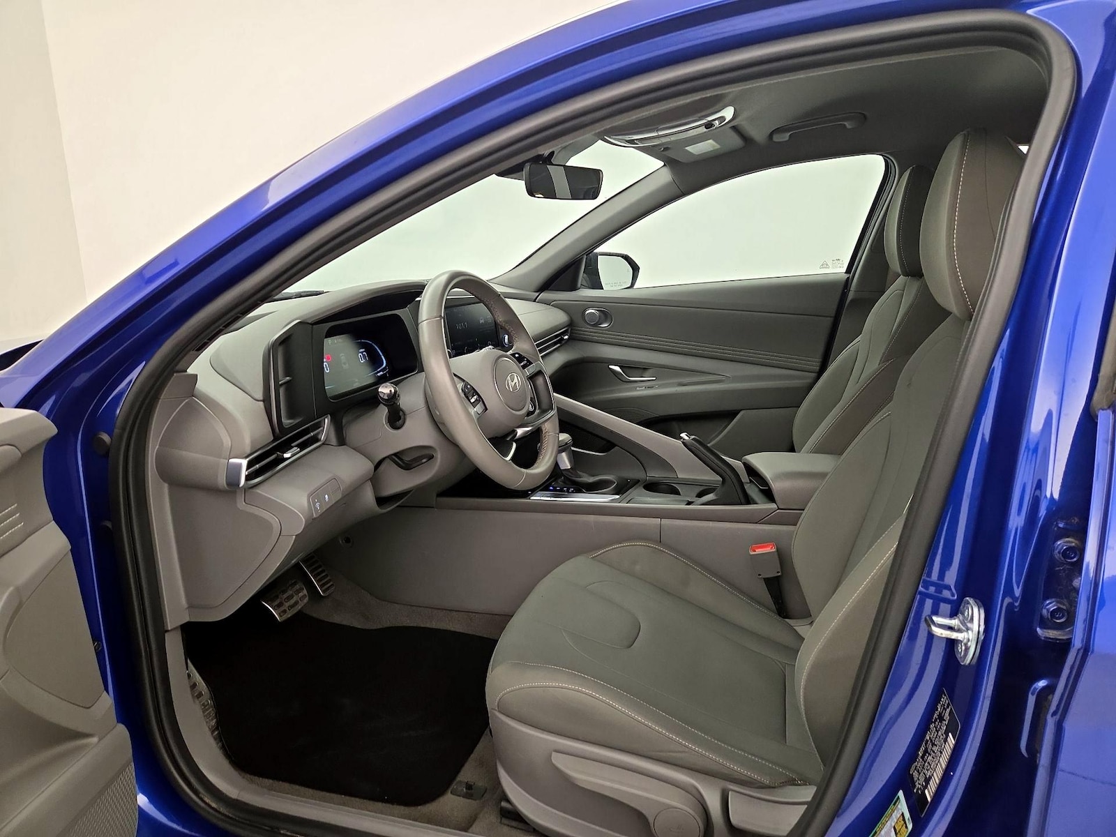 2025 Hyundai Elantra SEL - Photo 12