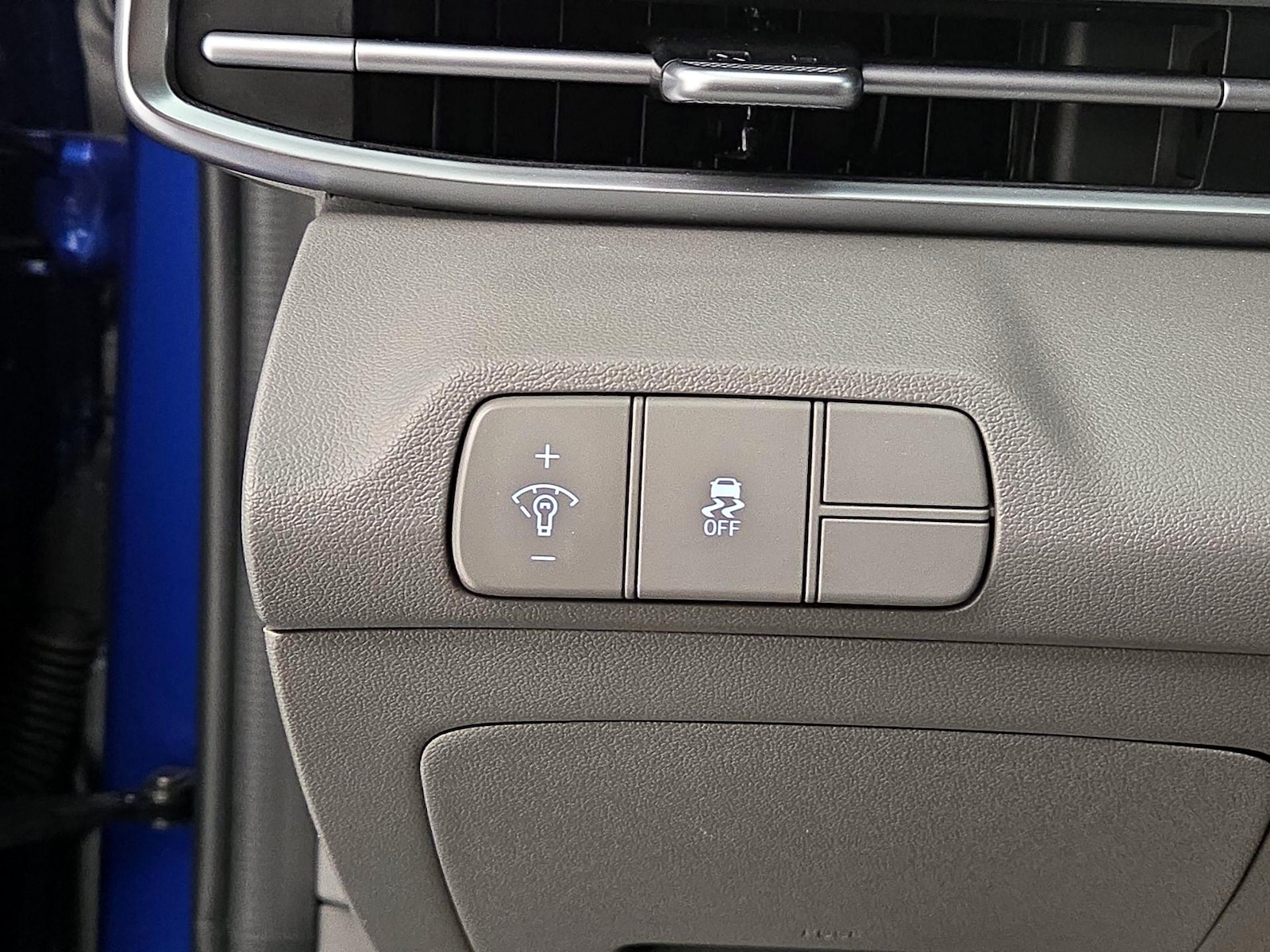 2025 Hyundai Elantra SEL - Photo 14