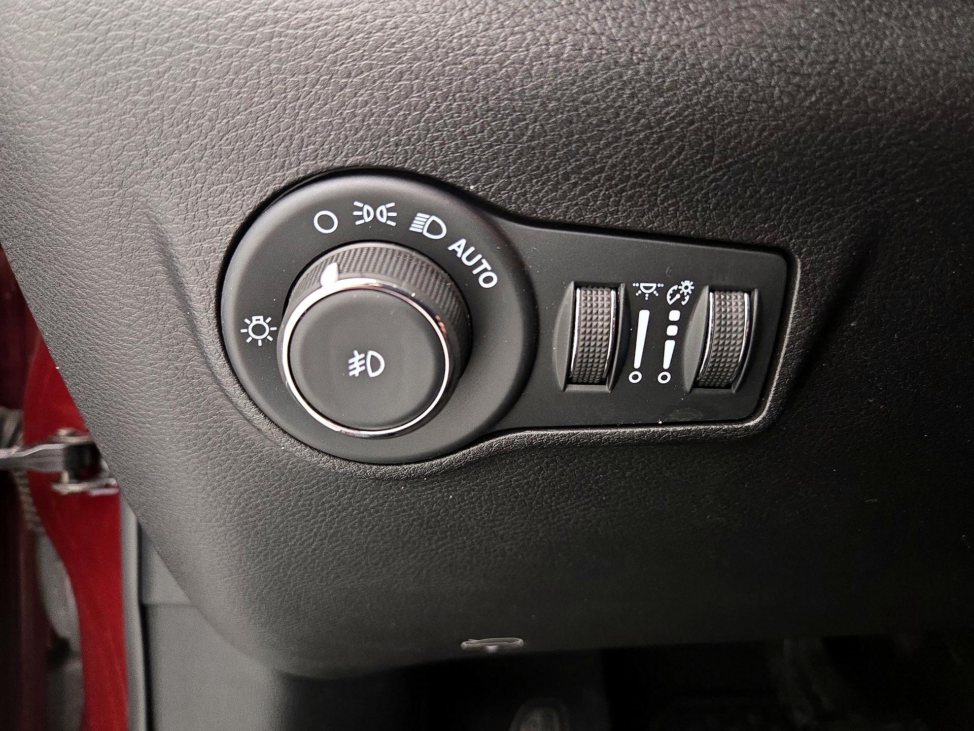 Thumbnail: 2022 Jeep Compass - 13