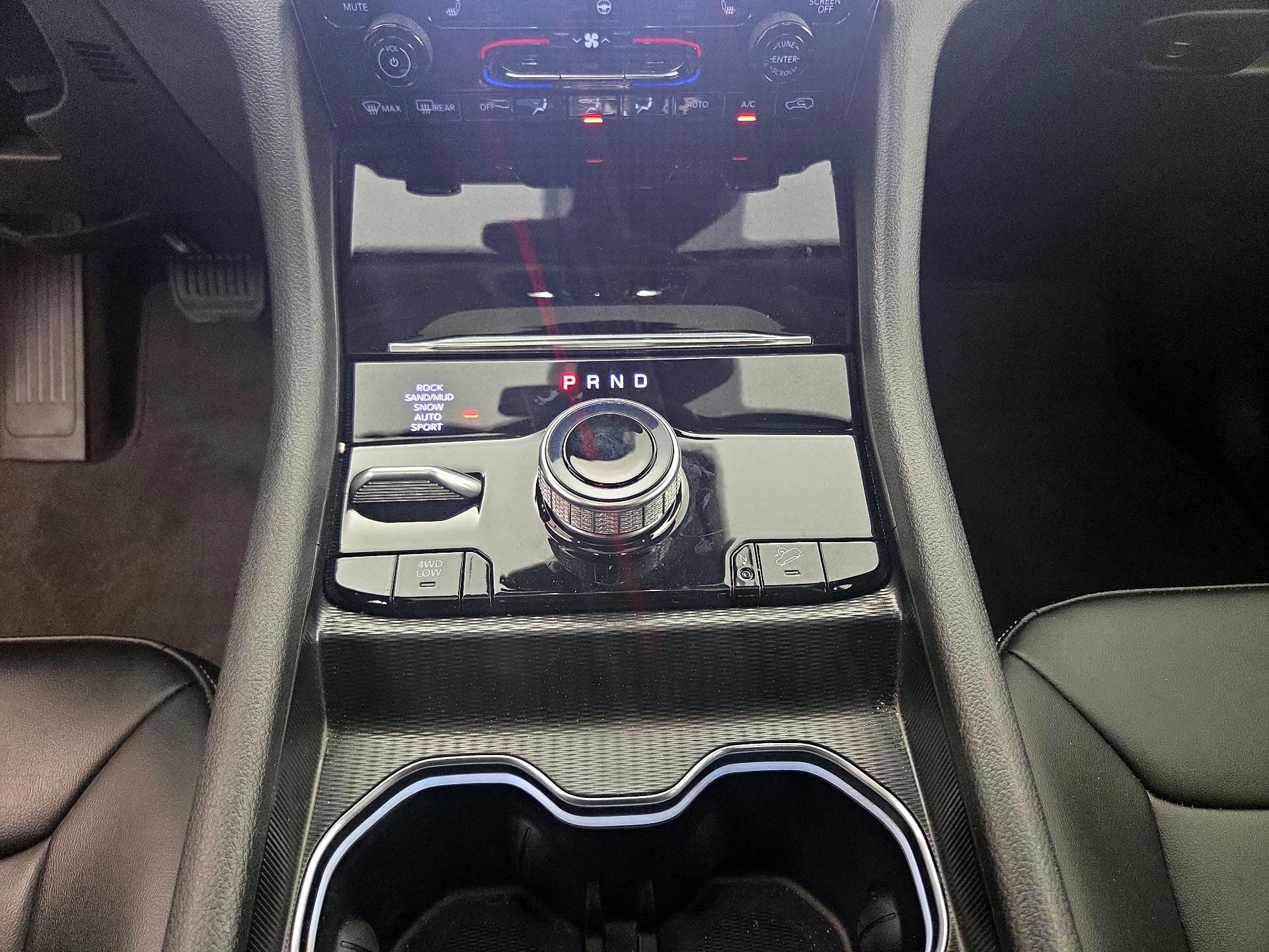 Thumbnail: 2024 Jeep Grand Cherokee - 18