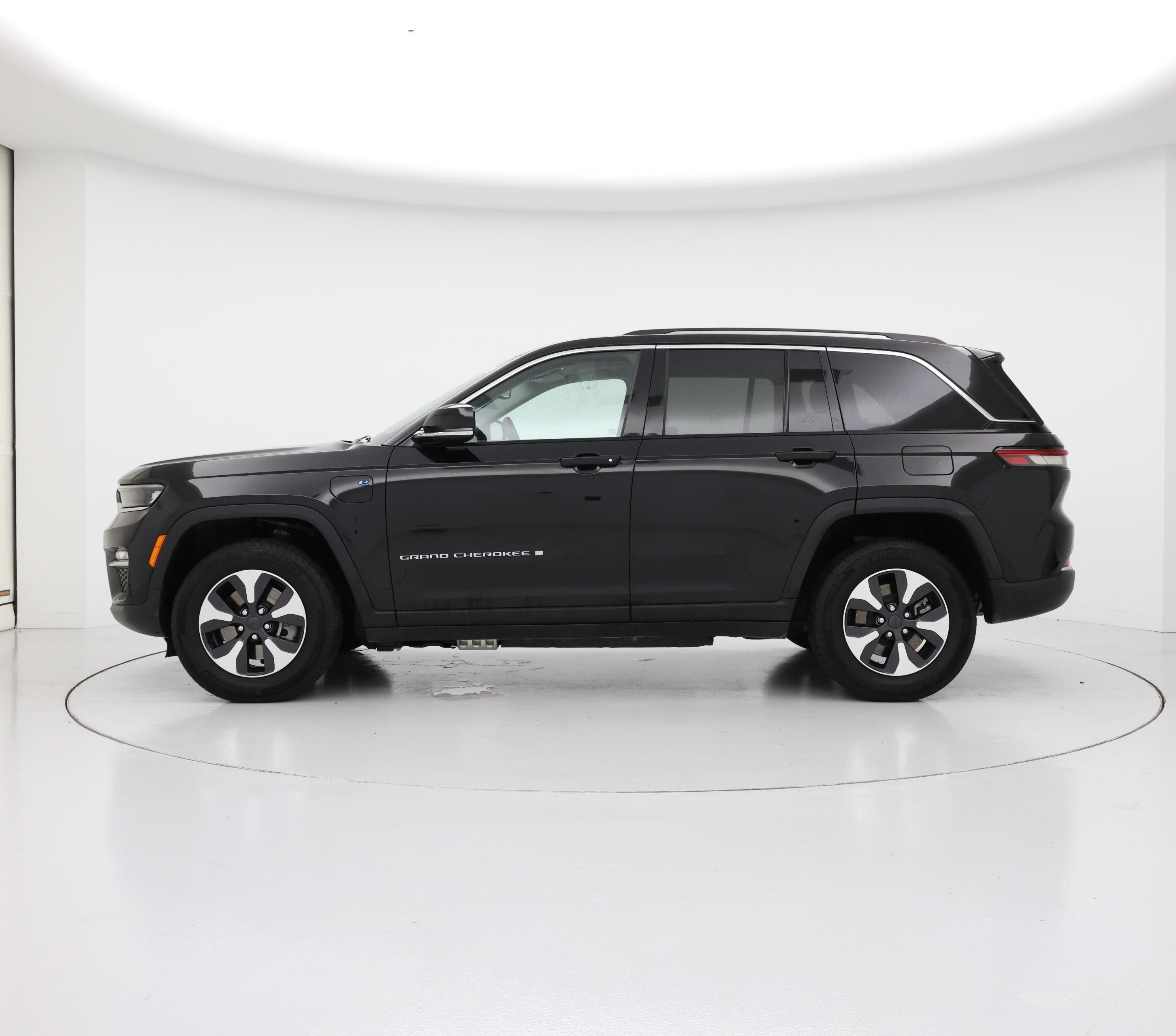 Thumbnail: 2024 Jeep Grand Cherokee - 3