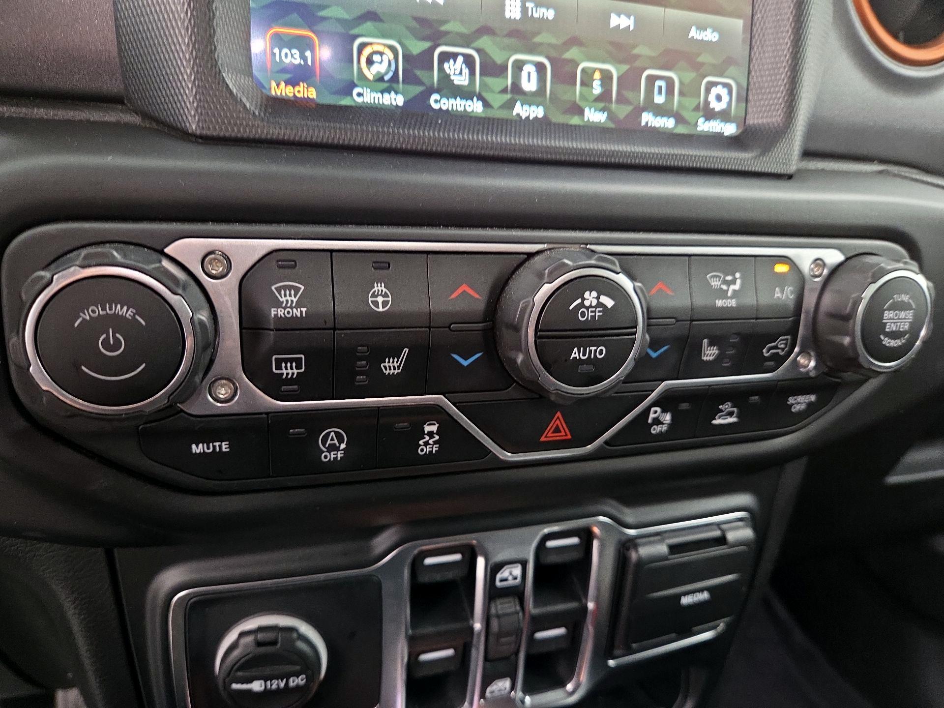 Thumbnail: 2023 Jeep Gladiator - 17