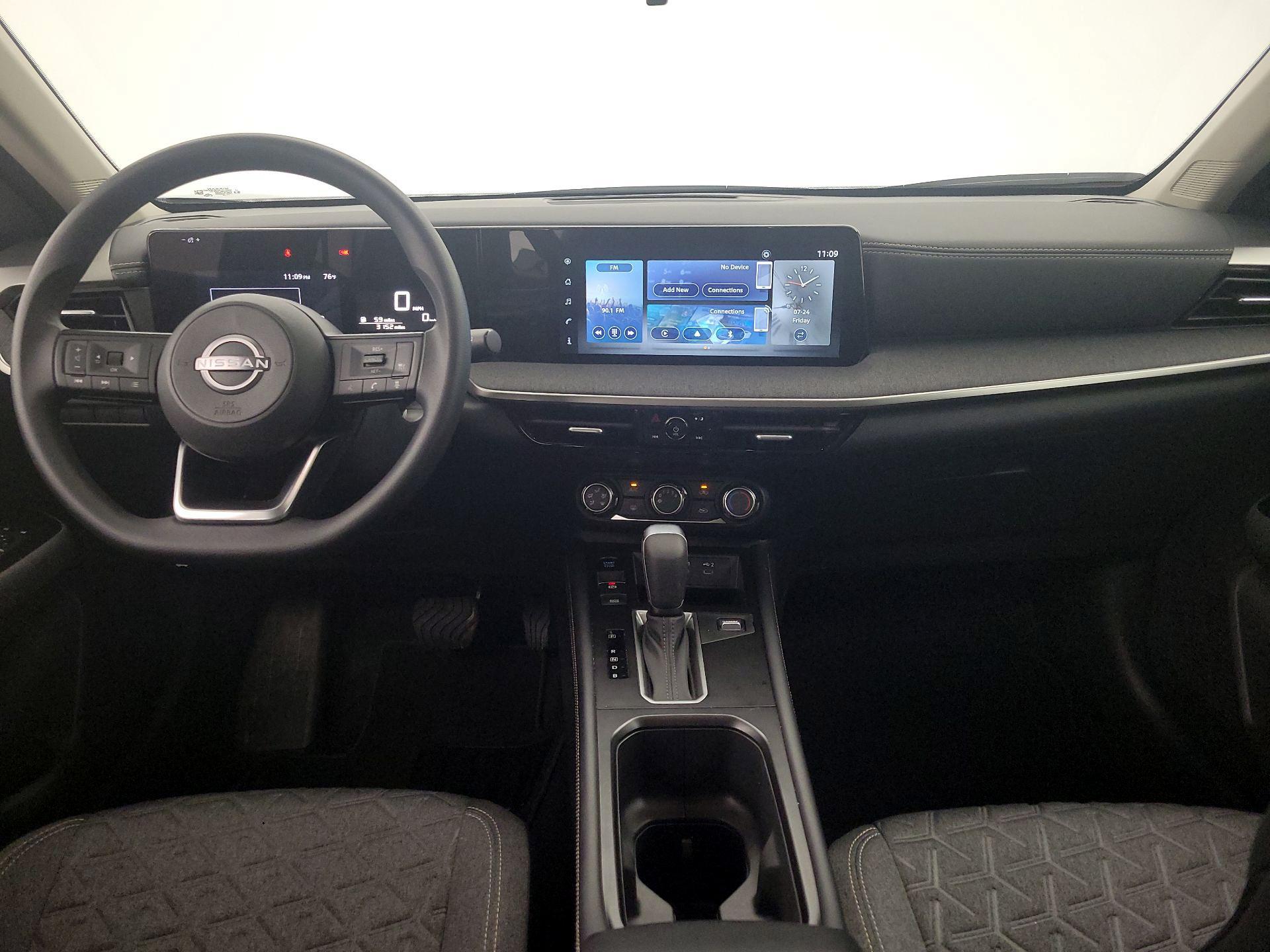 Thumbnail: 2025 Nissan Kicks - 9