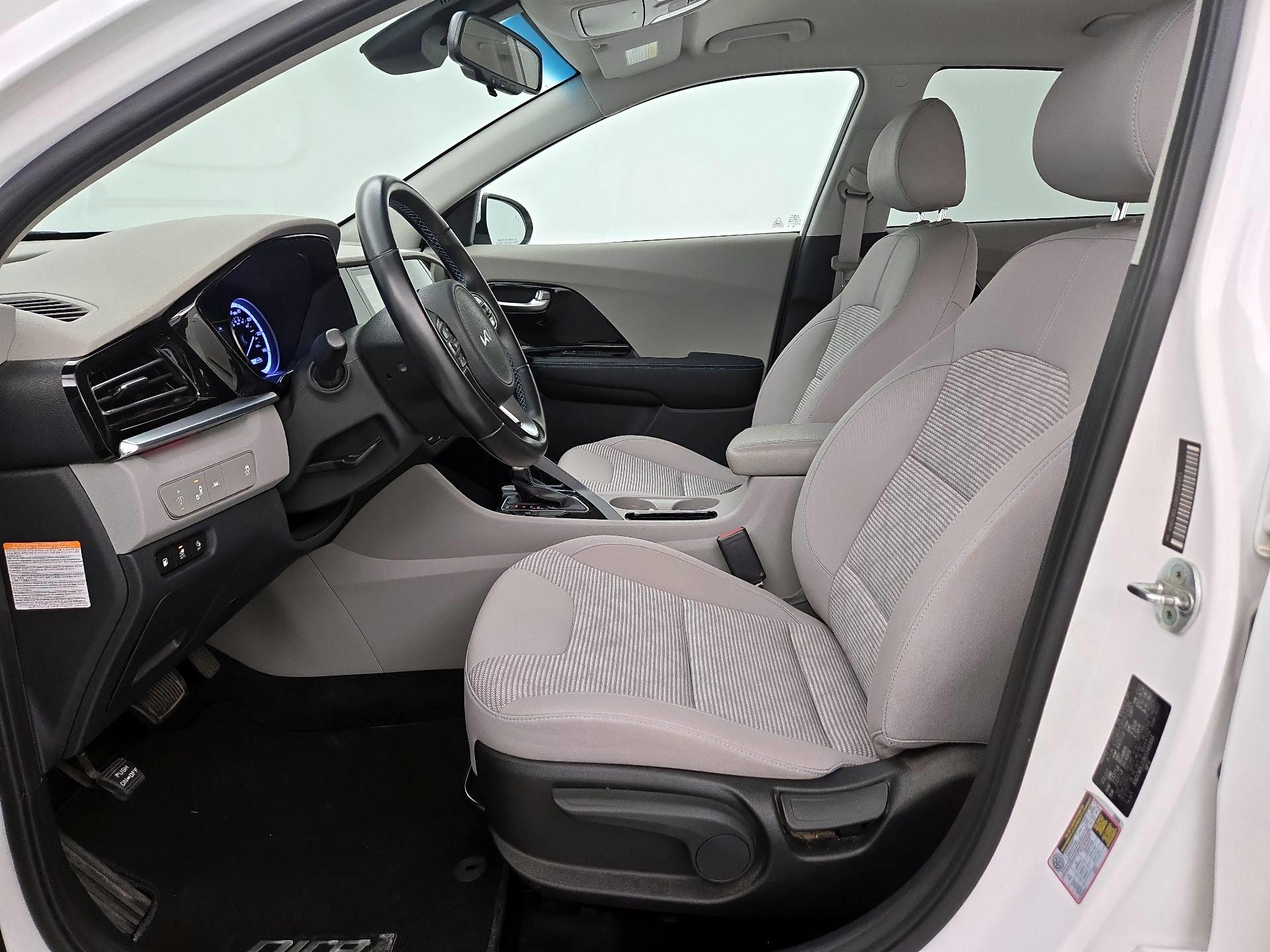 Thumbnail: 2022 Kia Niro - 11