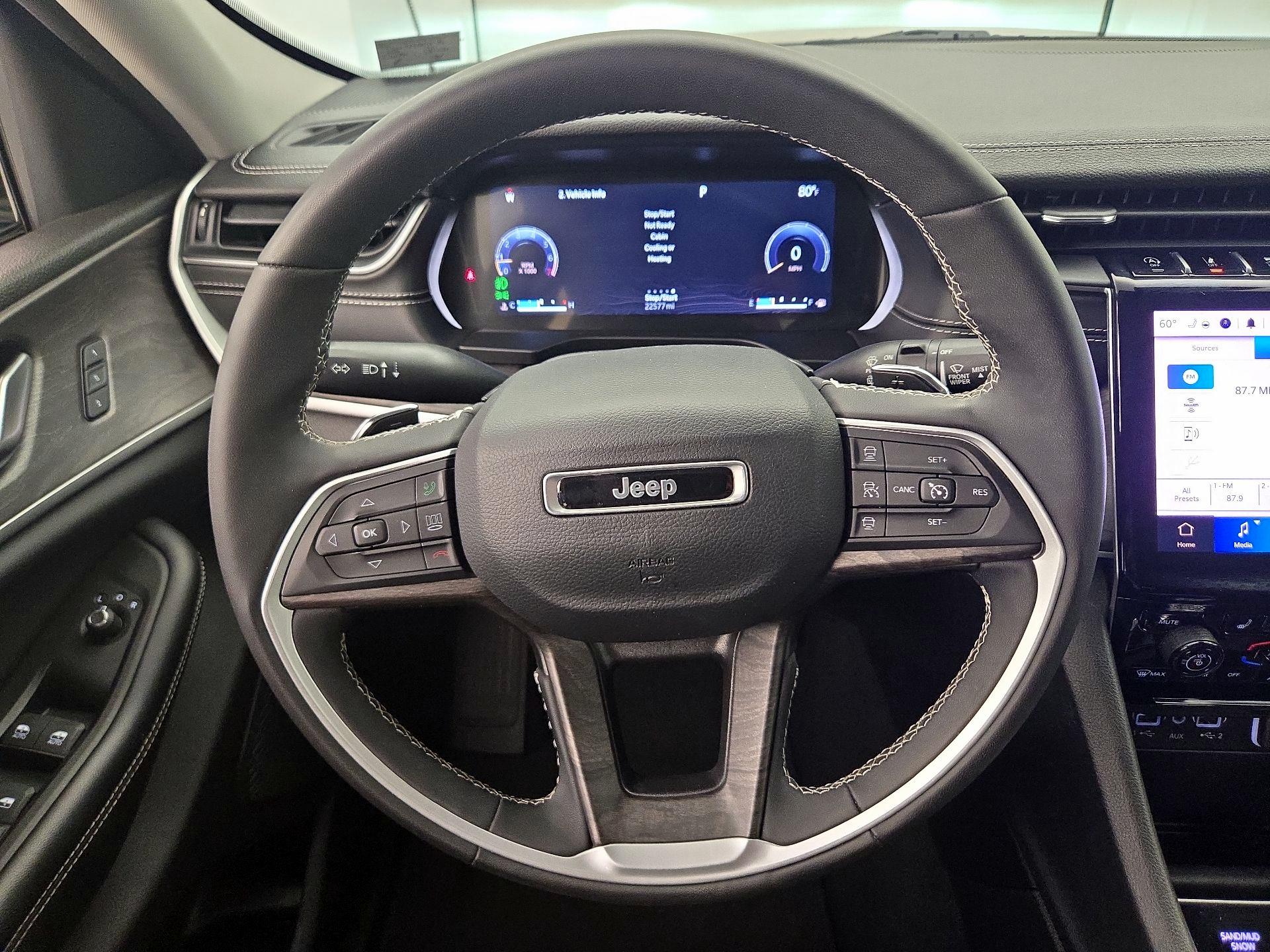 Thumbnail: 2023 Jeep Grand Cherokee - 10