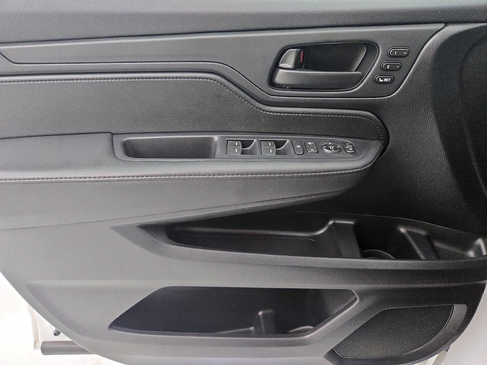2025 Honda Odyssey Sport L - Photo 13