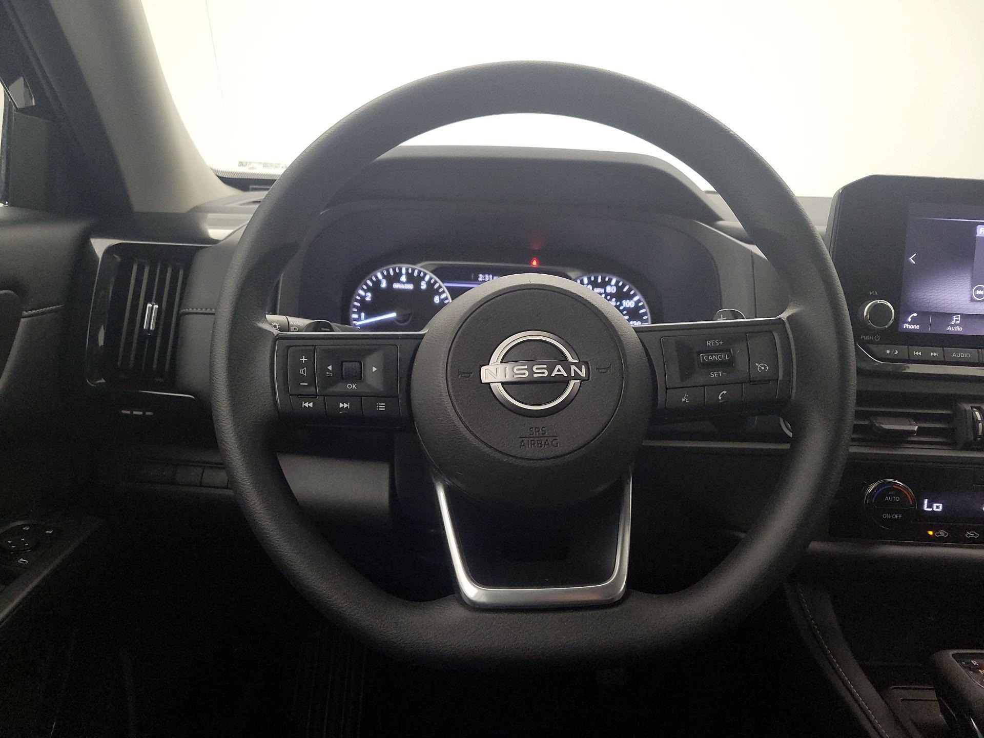 Thumbnail: 2023 Nissan Pathfinder - 10