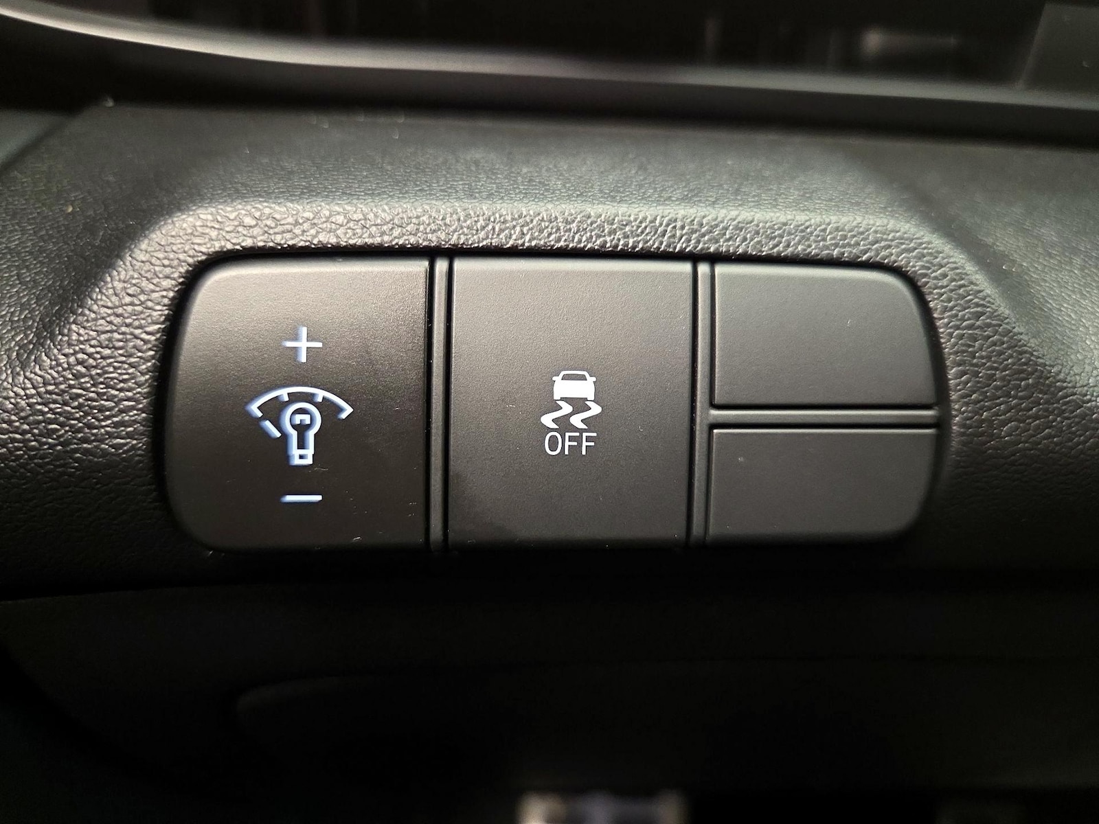 2025 Hyundai Elantra SEL - Photo 14