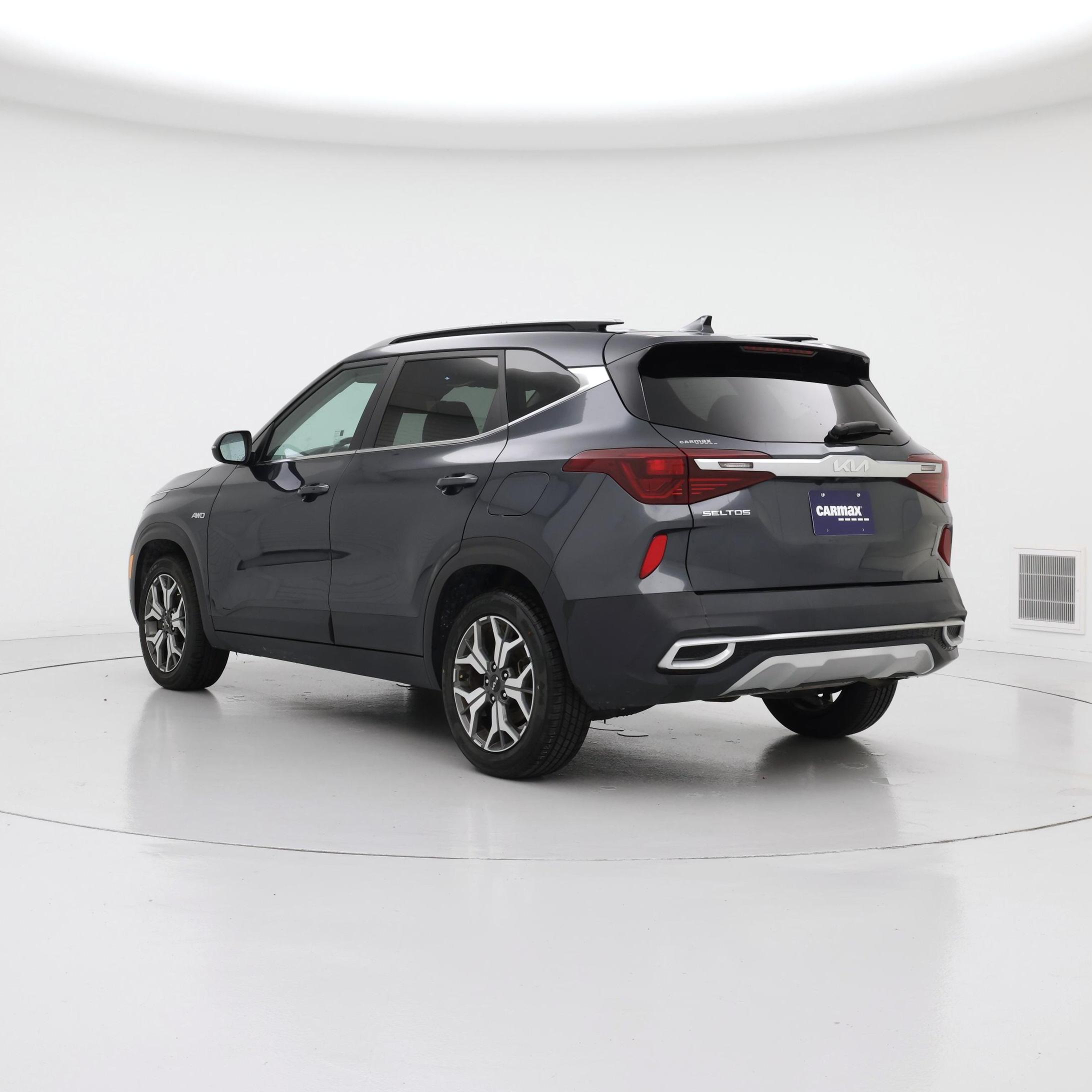 Thumbnail: 2023 Kia Seltos - 2