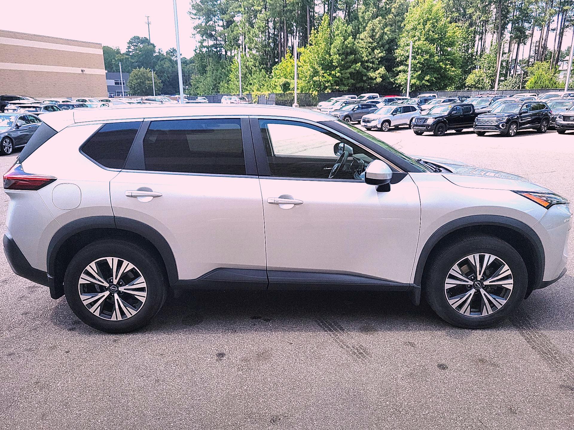 Thumbnail: 2023 Nissan Rogue - 4
