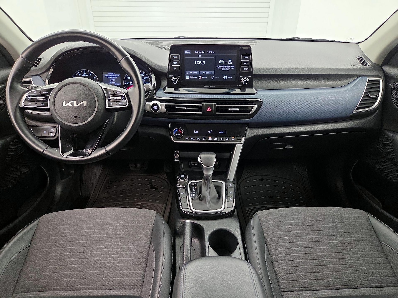 2023 Kia Seltos S - Photo 10