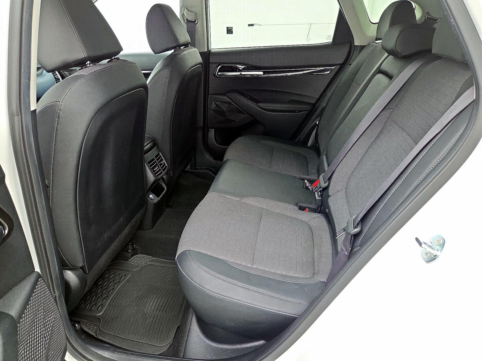 2023 Kia Seltos S - Photo 21