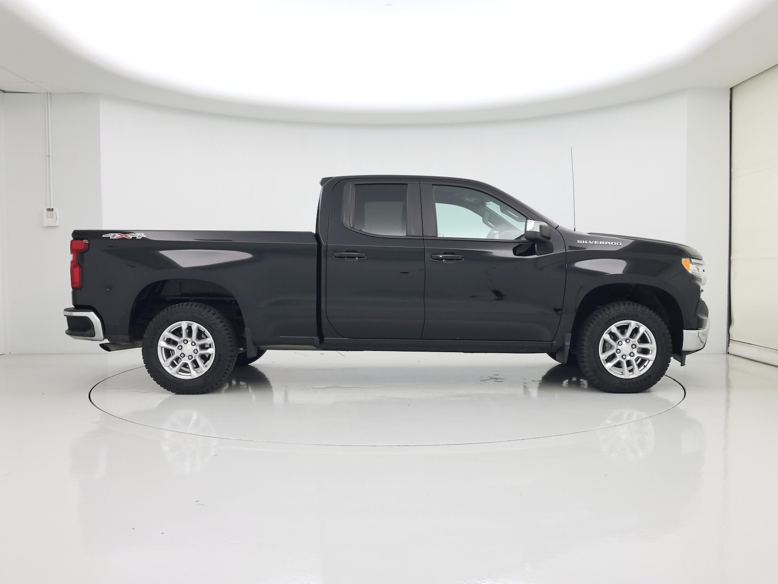 2024 Chevrolet Silverado 1500 LT - Photo 8
