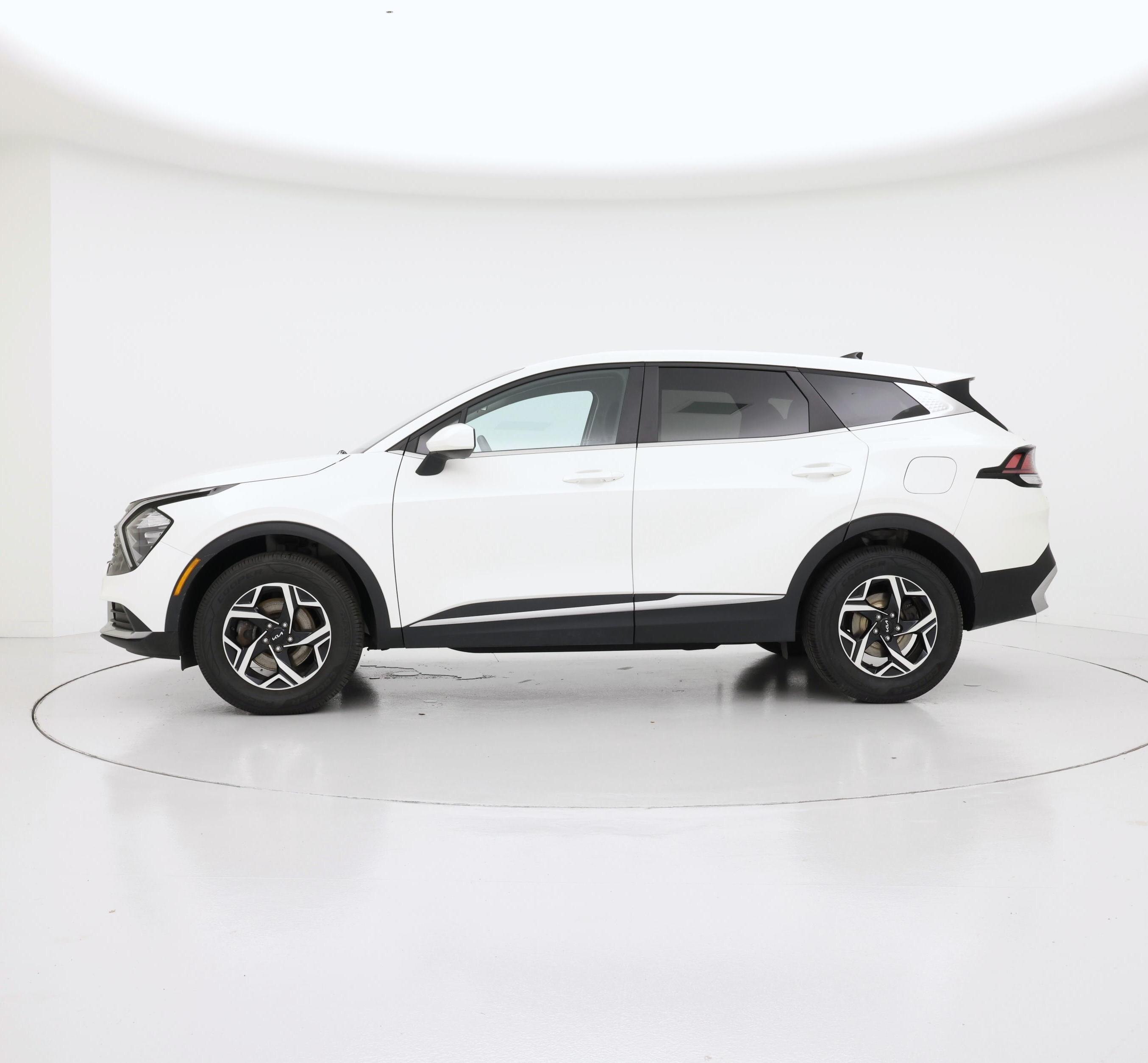 Thumbnail: 2023 Kia Sportage - 3