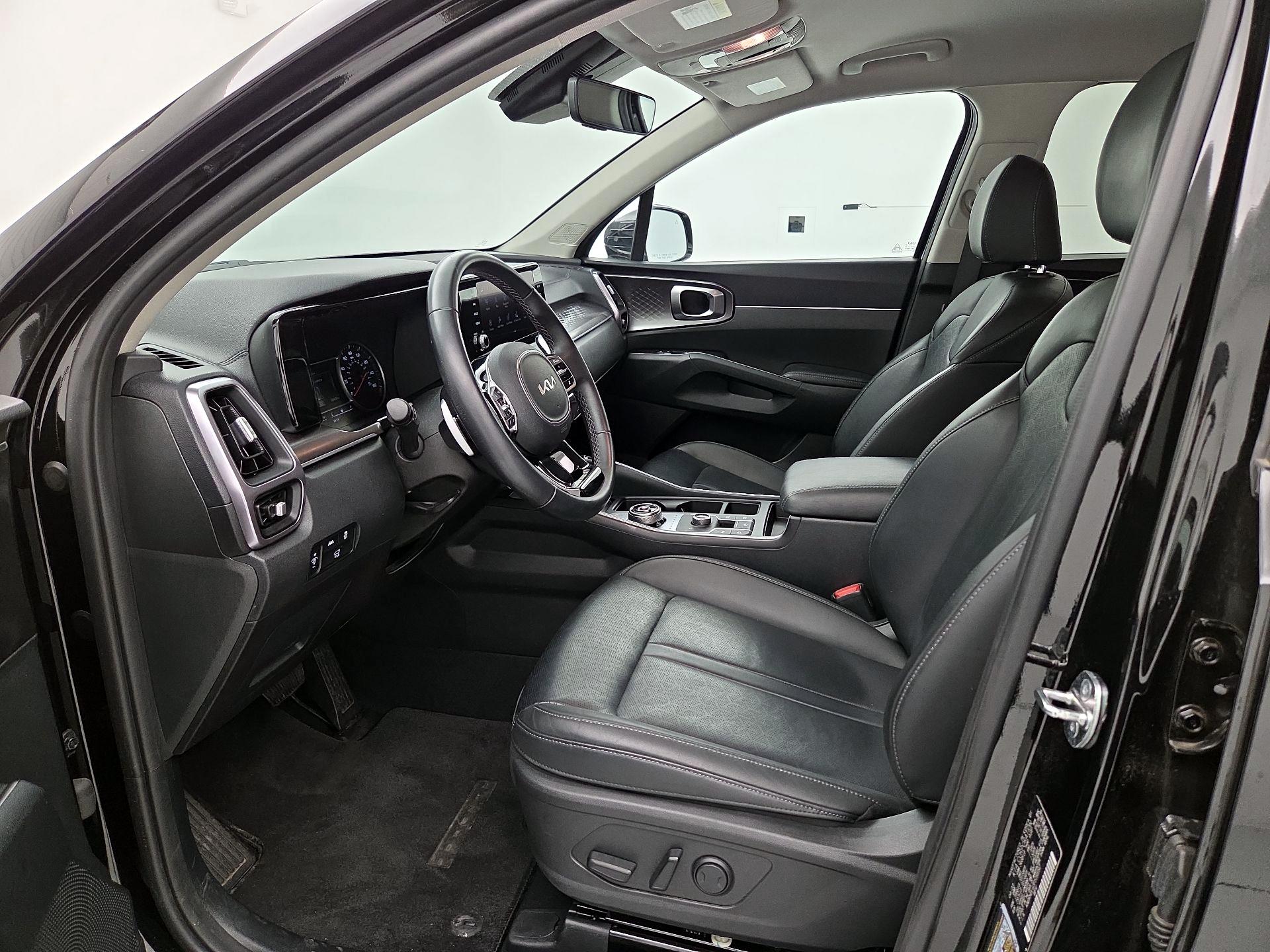 Thumbnail: 2023 Kia Sorento - 11
