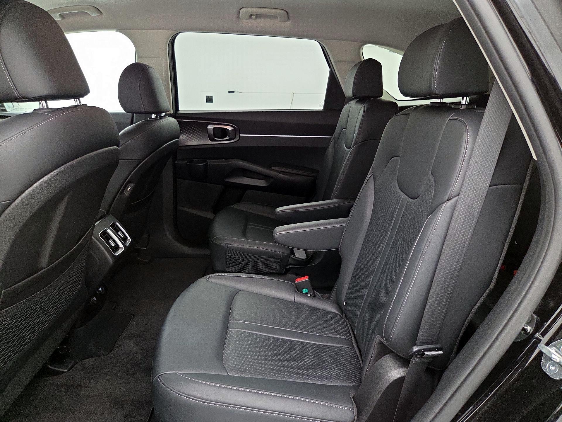 Thumbnail: 2023 Kia Sorento - 20