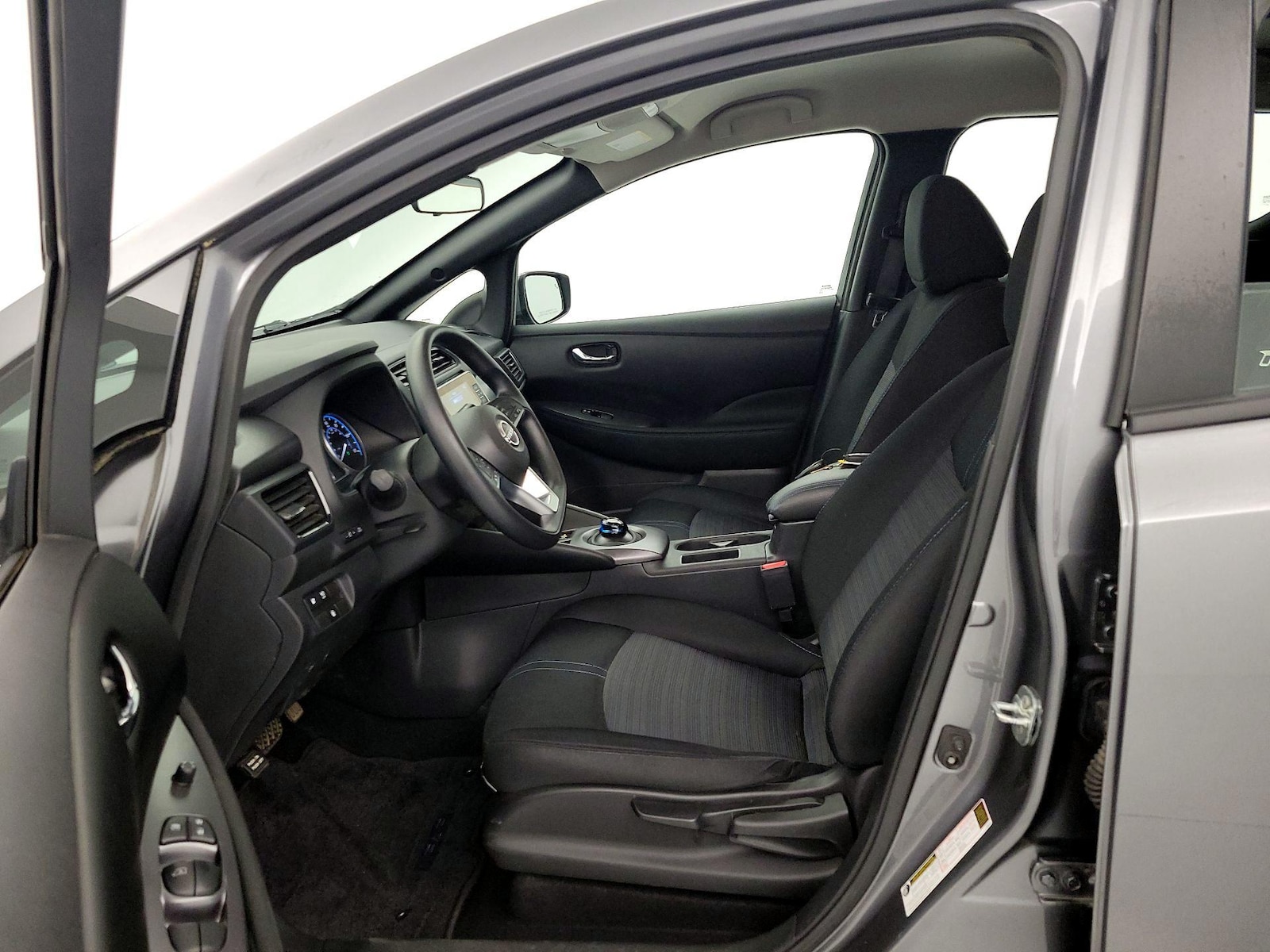 2023 Nissan Leaf S - Photo 12