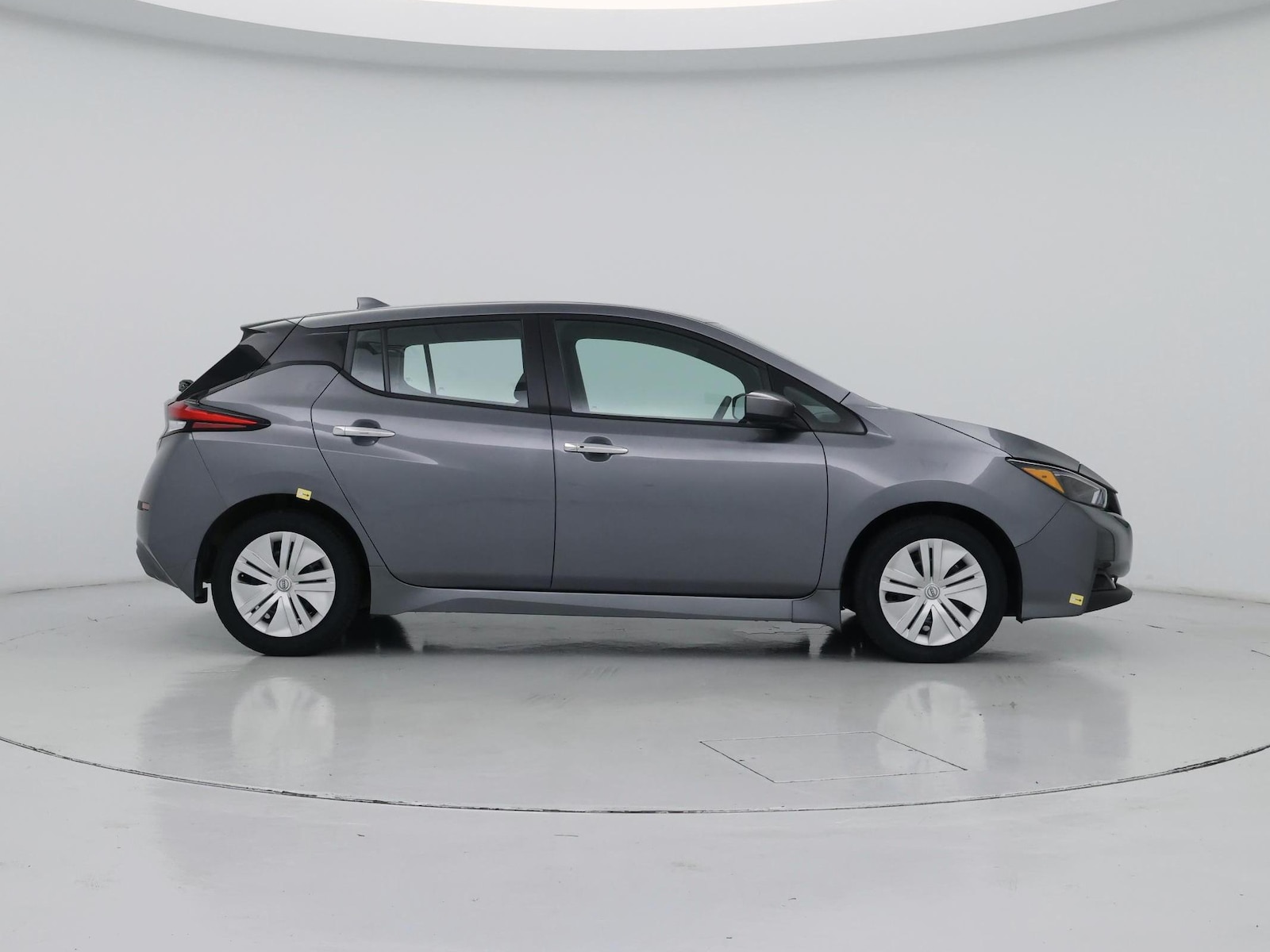 2023 Nissan Leaf S - Photo 8