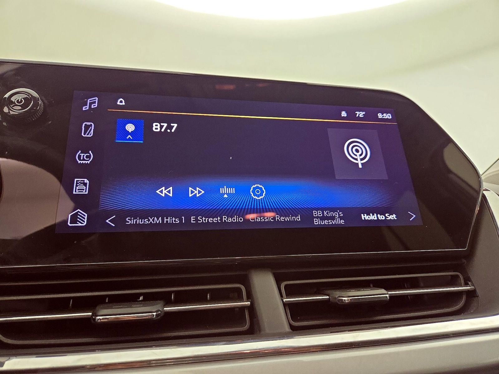 2024 Chevrolet Trax LT - Photo 16