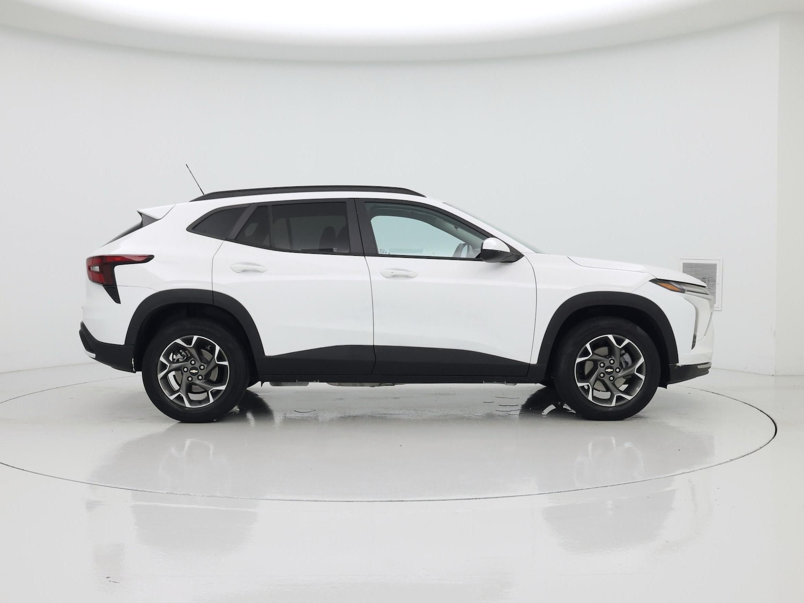 2024 Chevrolet Trax LT - Photo 8