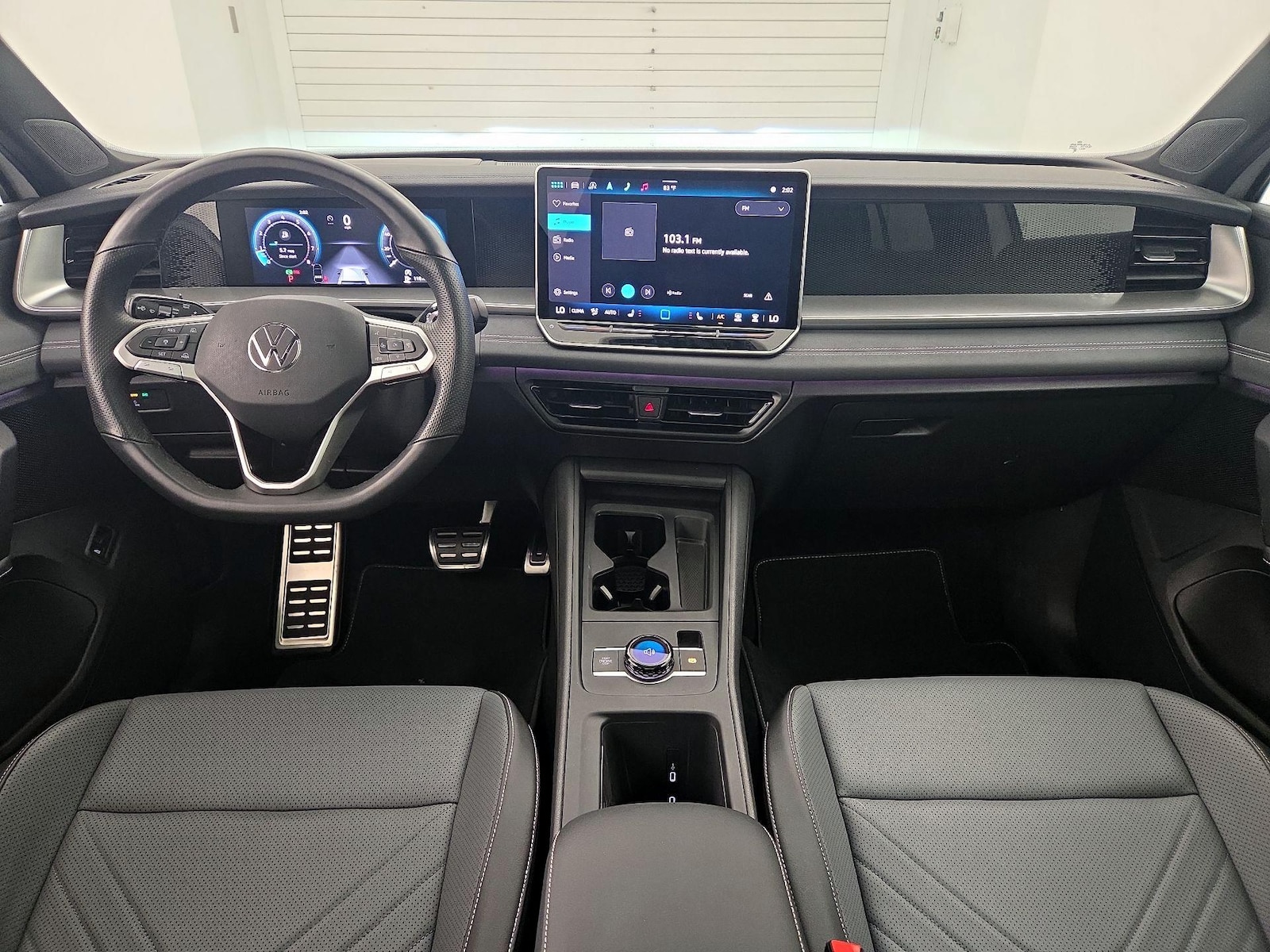 2025 Volkswagen Tiguan SE R-LINE BLACK - Photo 10
