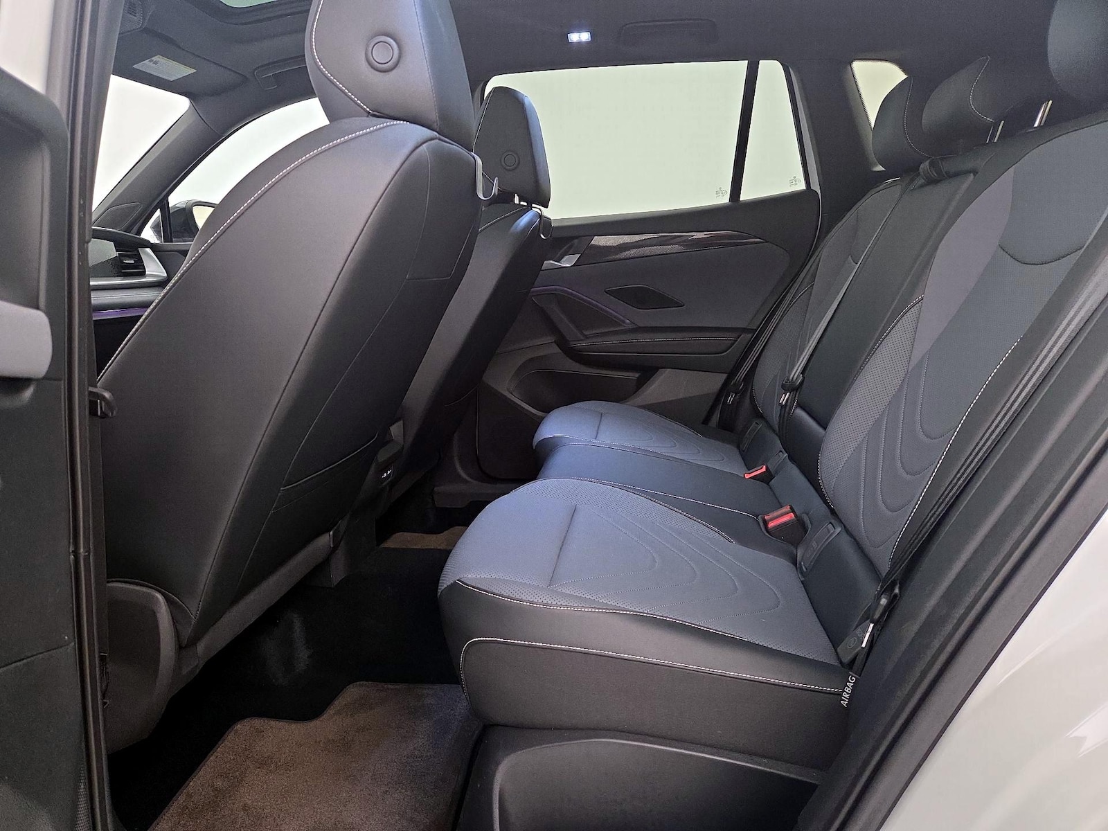 2025 Volkswagen Tiguan SE R-LINE BLACK - Photo 21