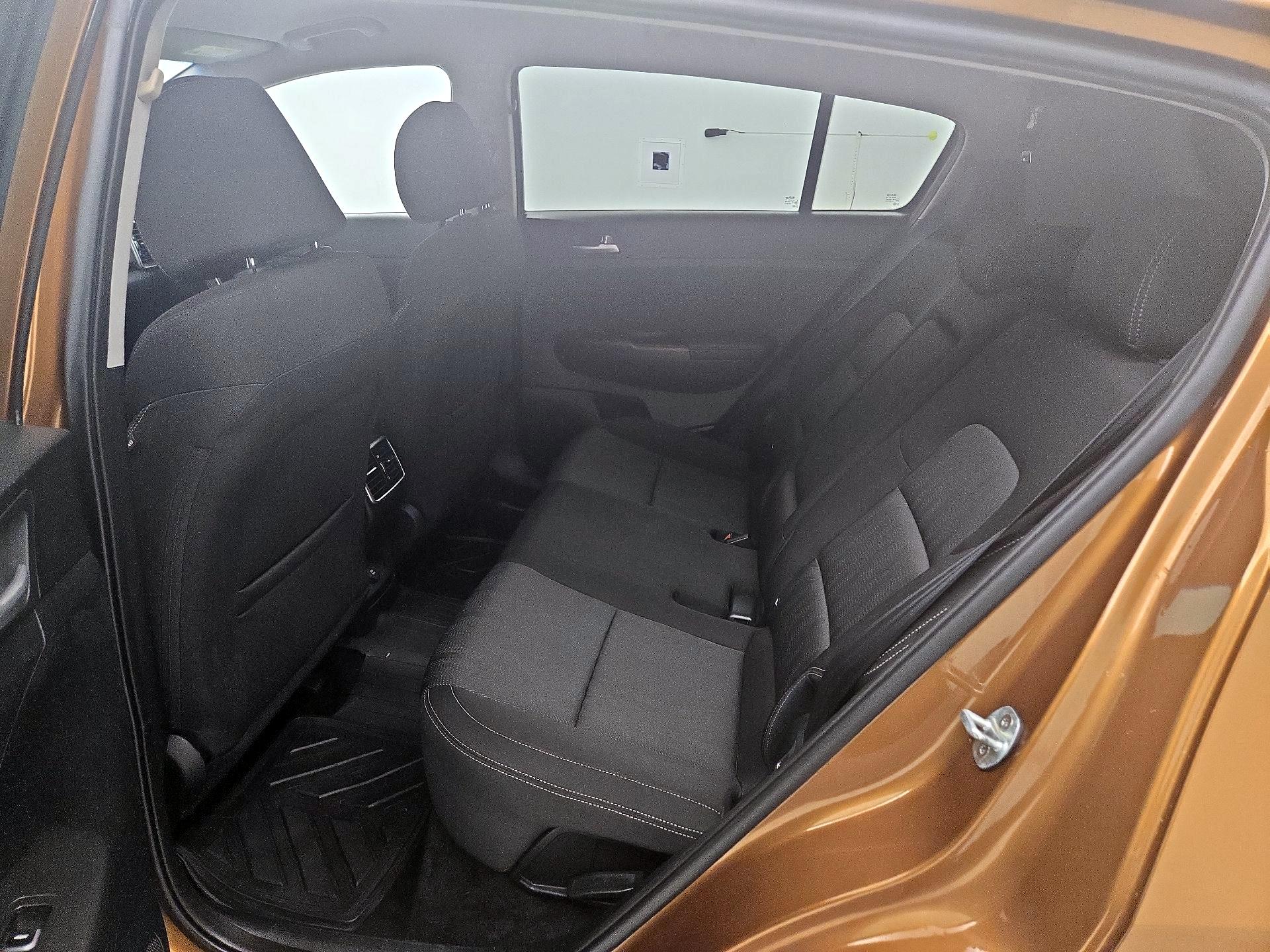 Thumbnail: 2020 Kia Sportage - 19