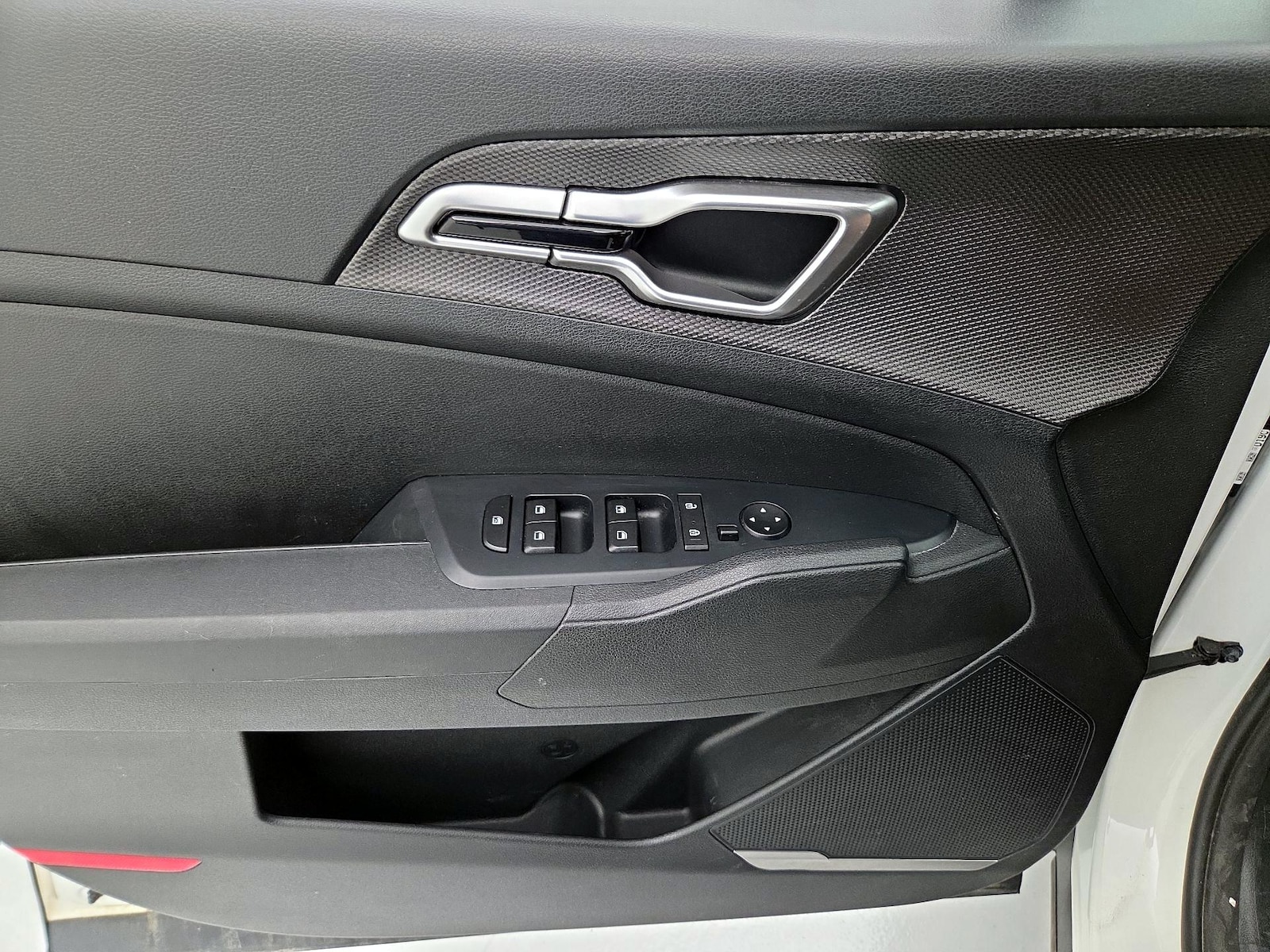 2025 Kia Sportage LX - Photo 13