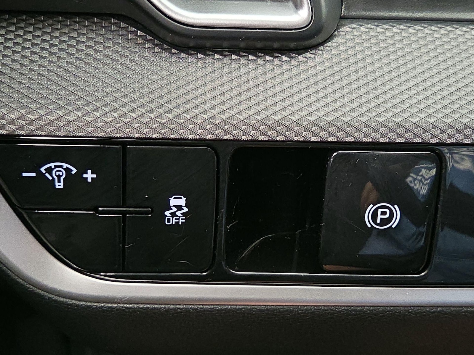 2025 Kia Sportage LX - Photo 14