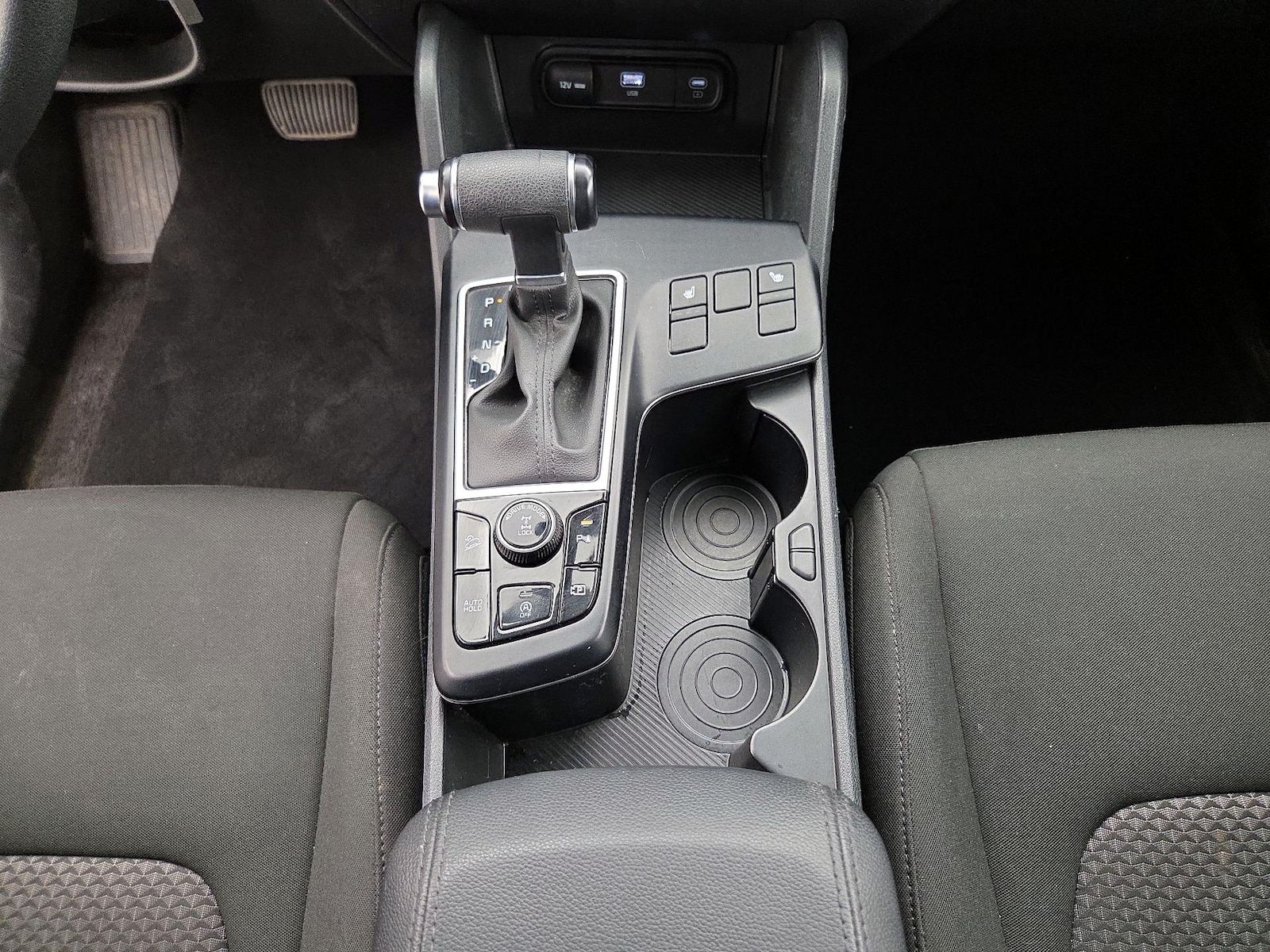 2025 Kia Sportage LX - Photo 18