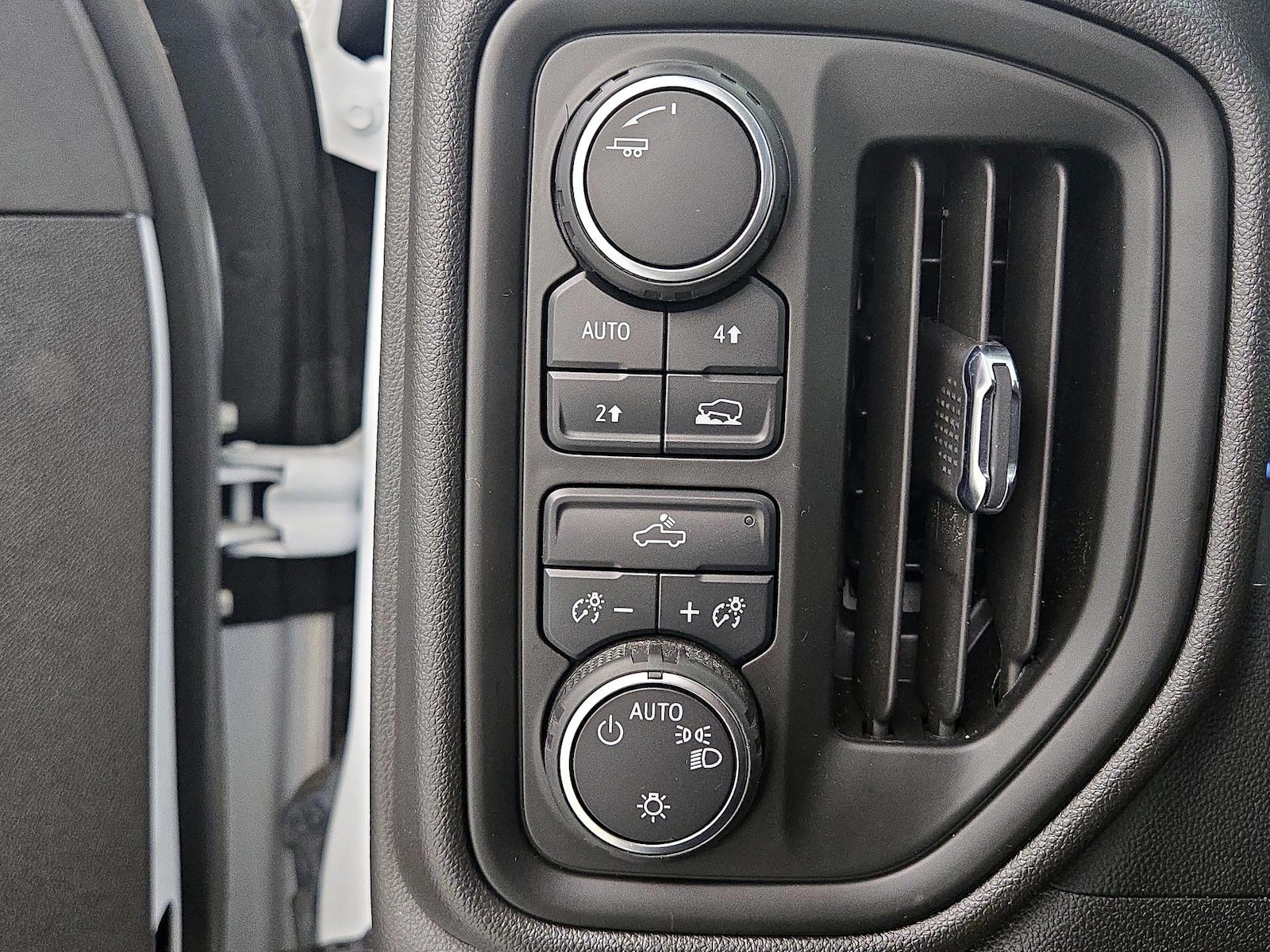 2023 Chevrolet Silverado 1500 Custom - Photo 14