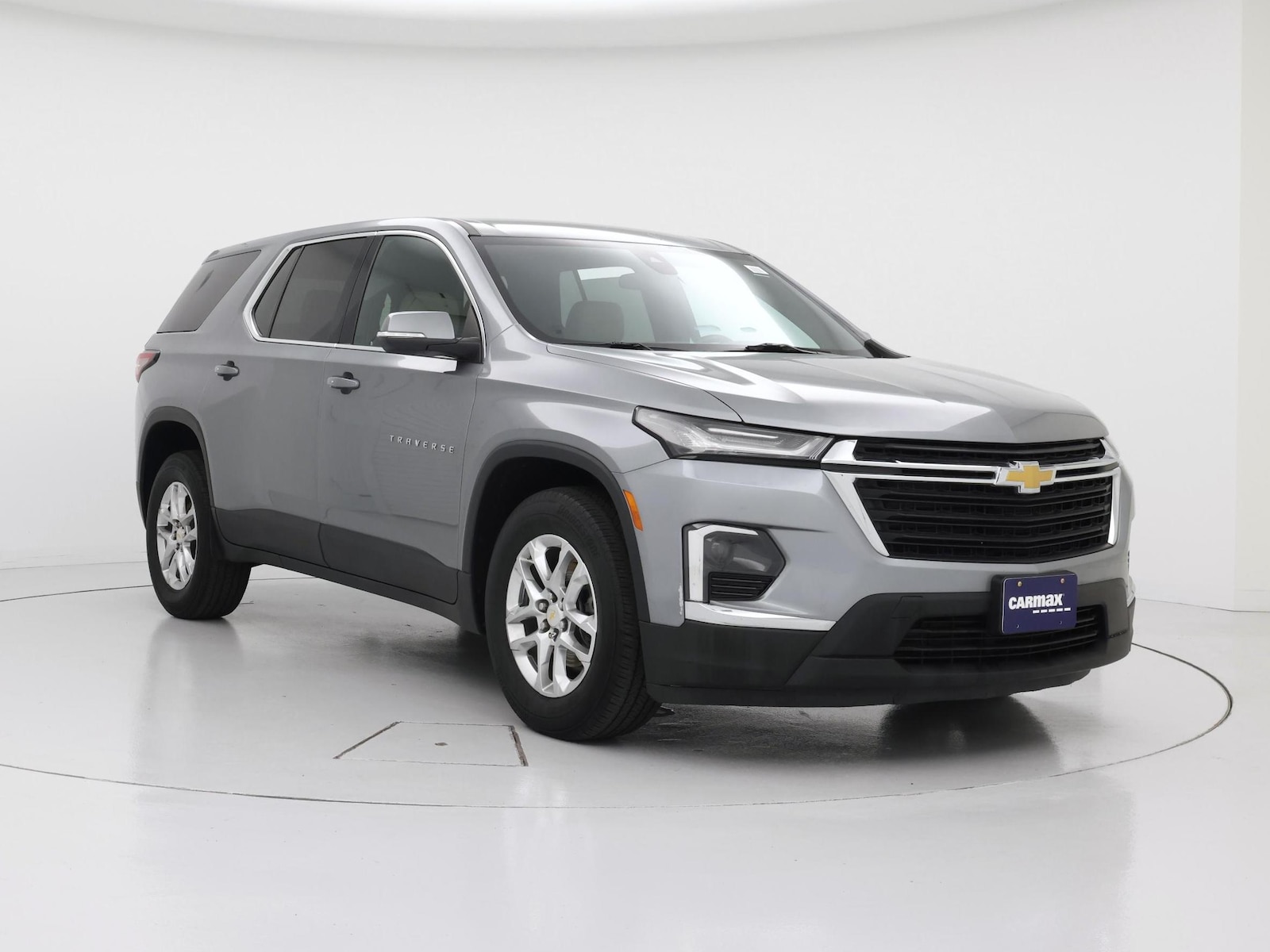 2023 Chevrolet Traverse LS - Photo 2