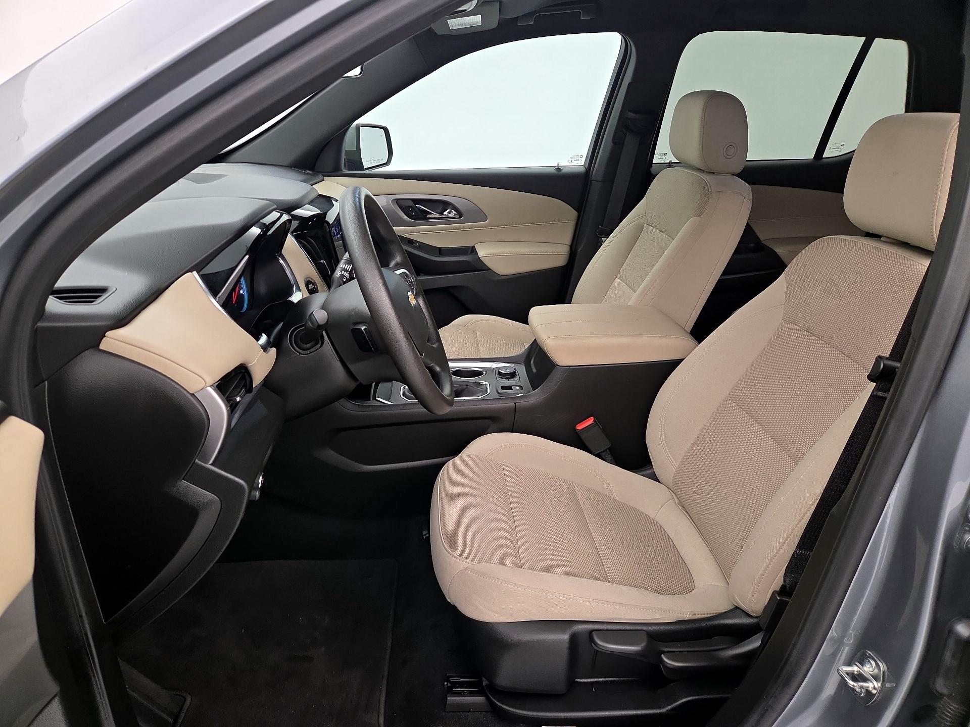 Thumbnail: 2023 Chevrolet Traverse - 11