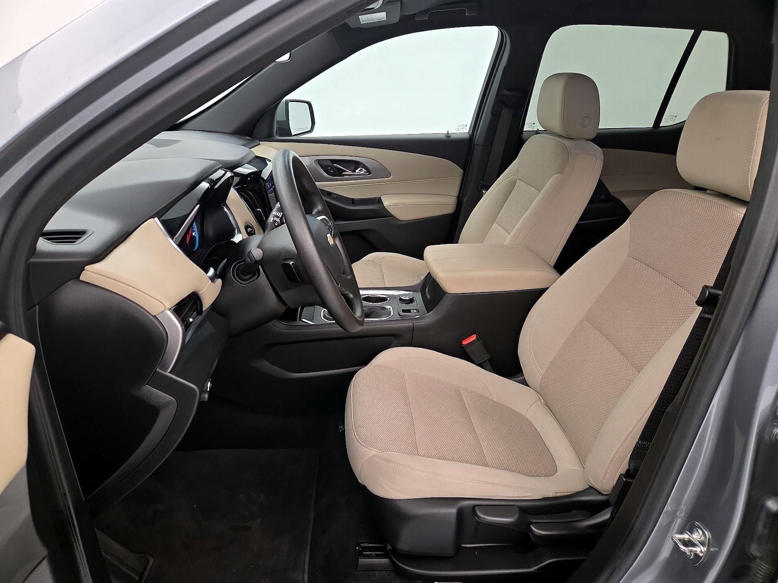 2023 Chevrolet Traverse LS - Photo 12