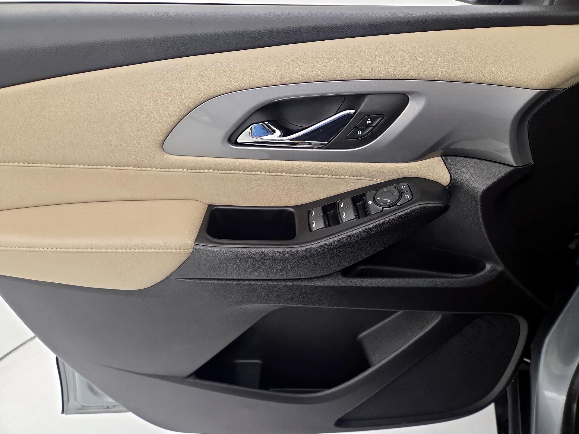 Thumbnail: 2023 Chevrolet Traverse - 12