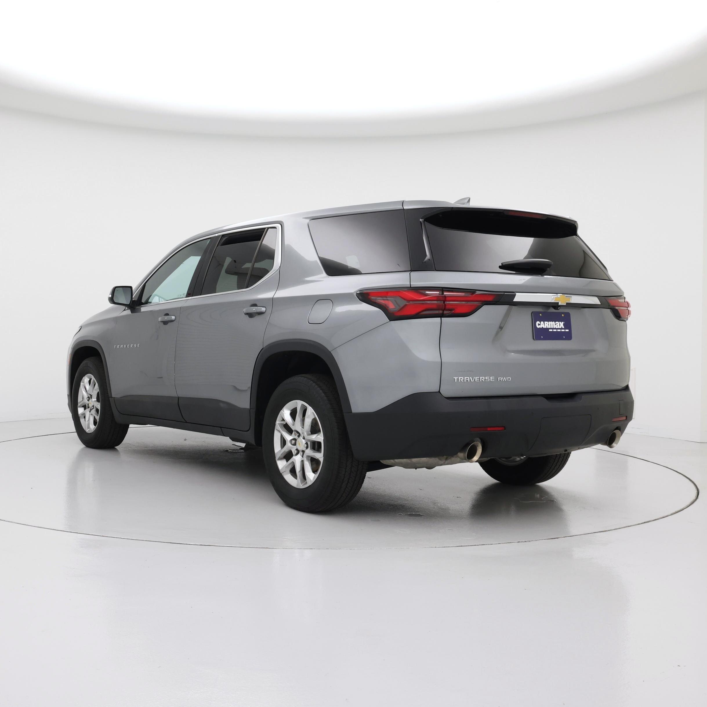 Thumbnail: 2023 Chevrolet Traverse - 2