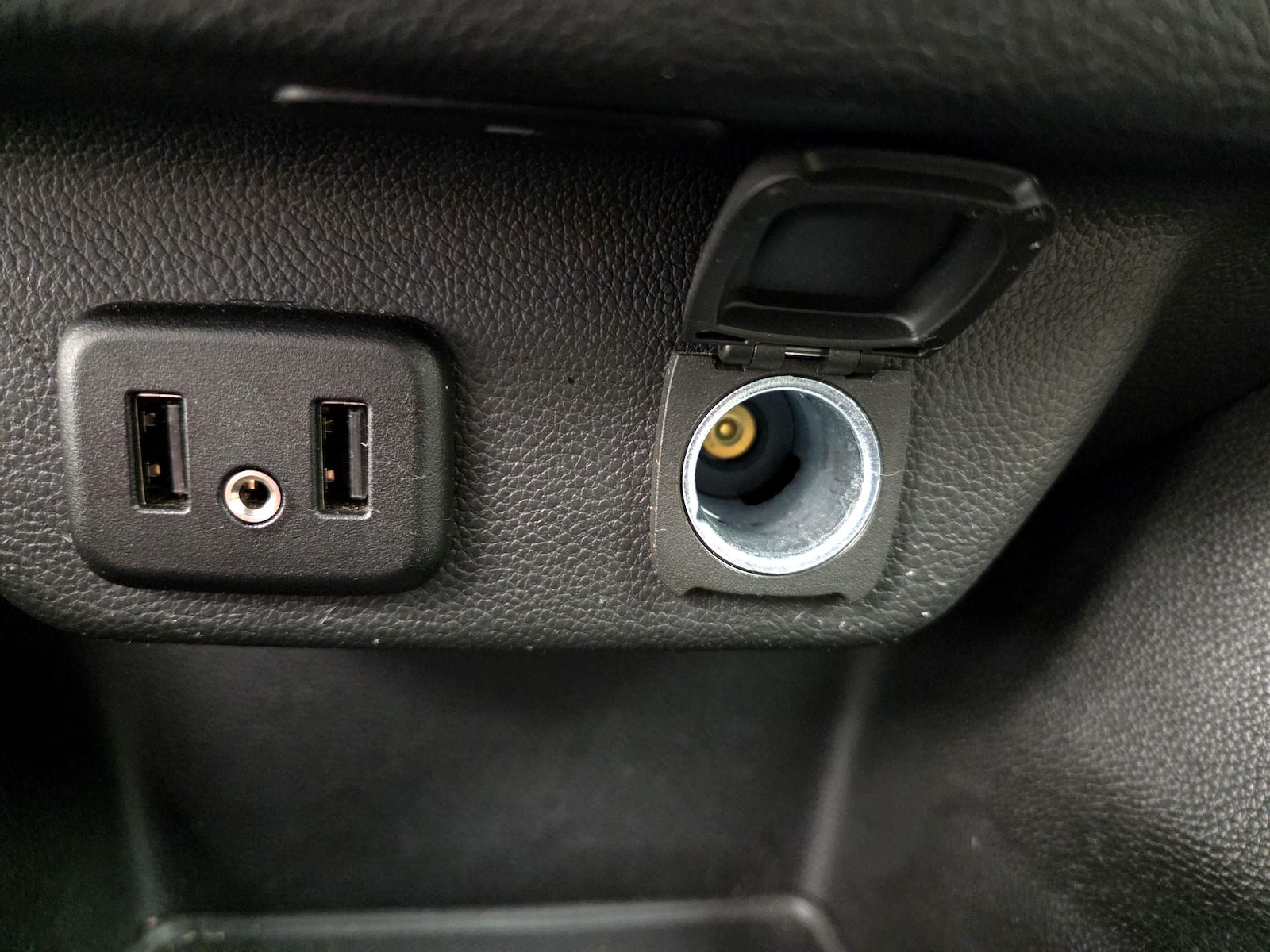 2023 Chevrolet Traverse LS - Photo 20