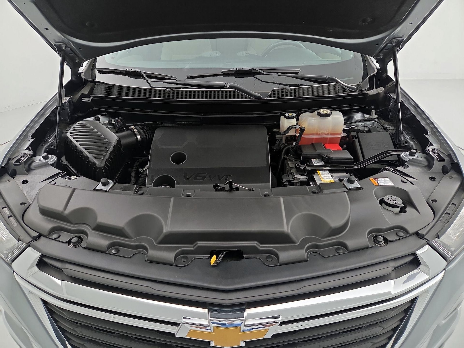 2023 Chevrolet Traverse LS - Photo 25