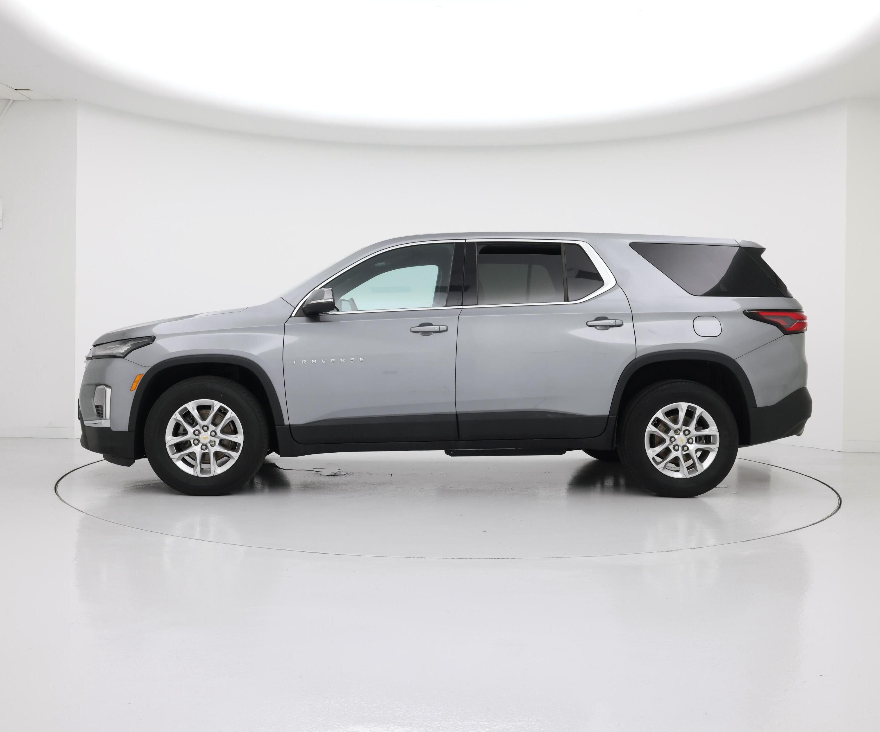 Thumbnail: 2023 Chevrolet Traverse - 3