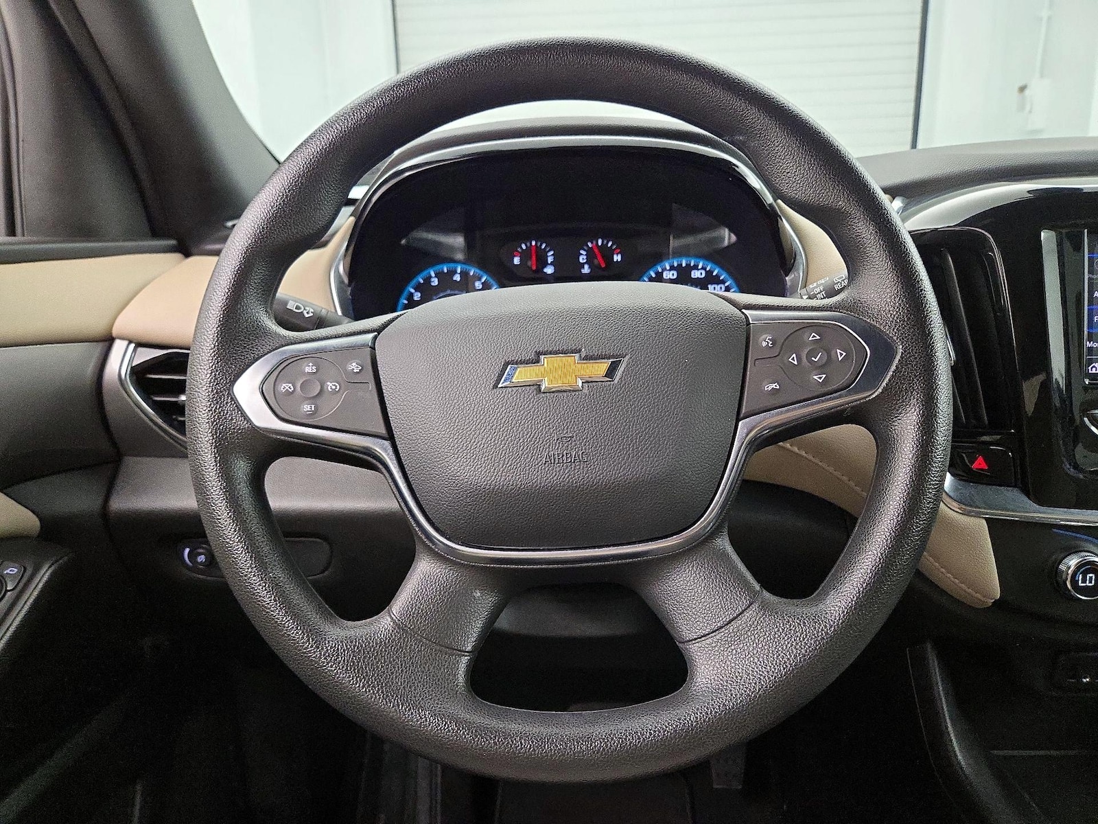 2023 Chevrolet Traverse LS - Photo 11