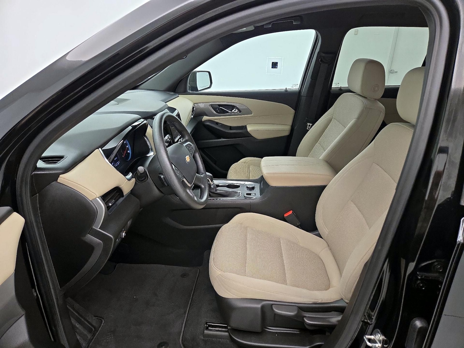 2023 Chevrolet Traverse LS - Photo 12