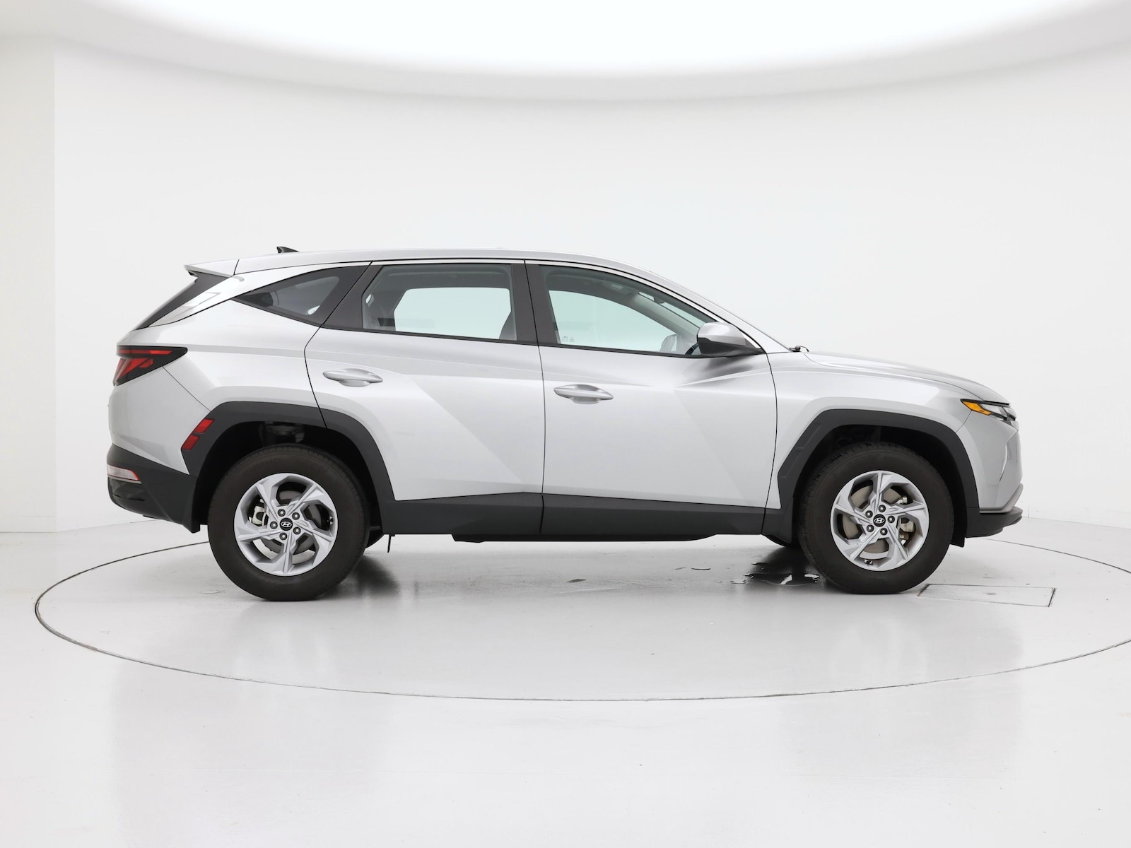 2024 Hyundai Tucson SE - Photo 8