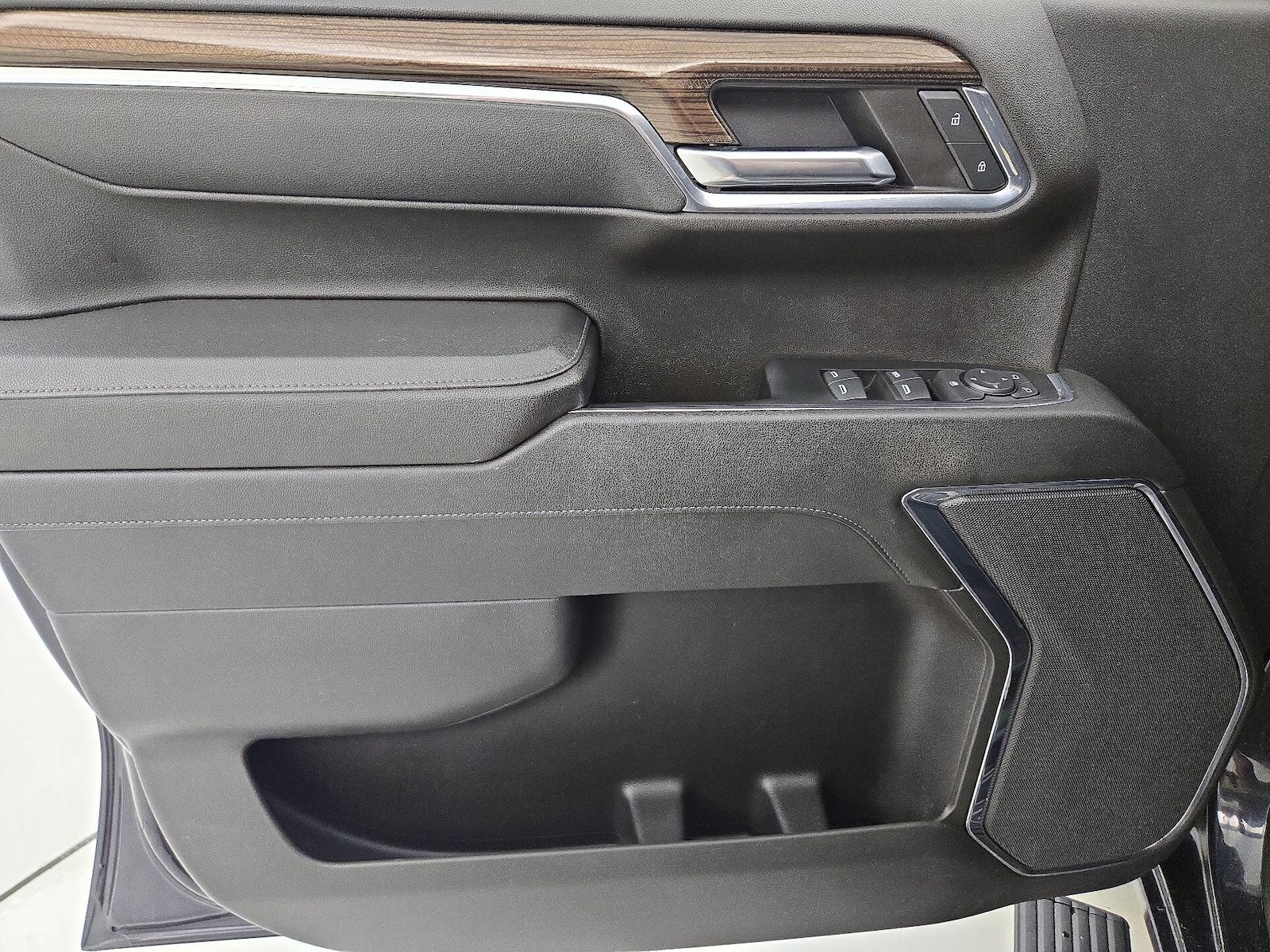 2024 Chevrolet Silverado 1500 LT - Photo 13