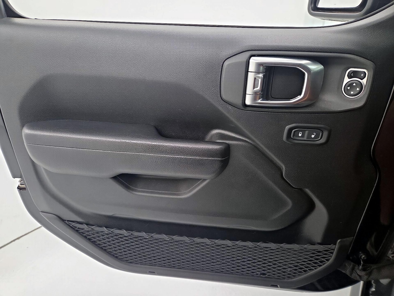 2023 Jeep Wrangler 4xe Willys 4XE - Photo 13