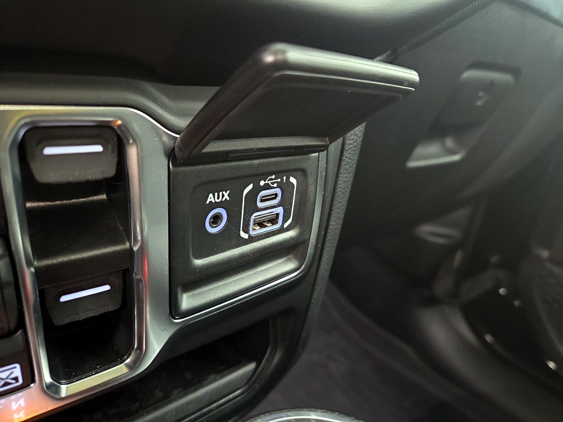 Thumbnail: 2023 Jeep Wrangler - 18