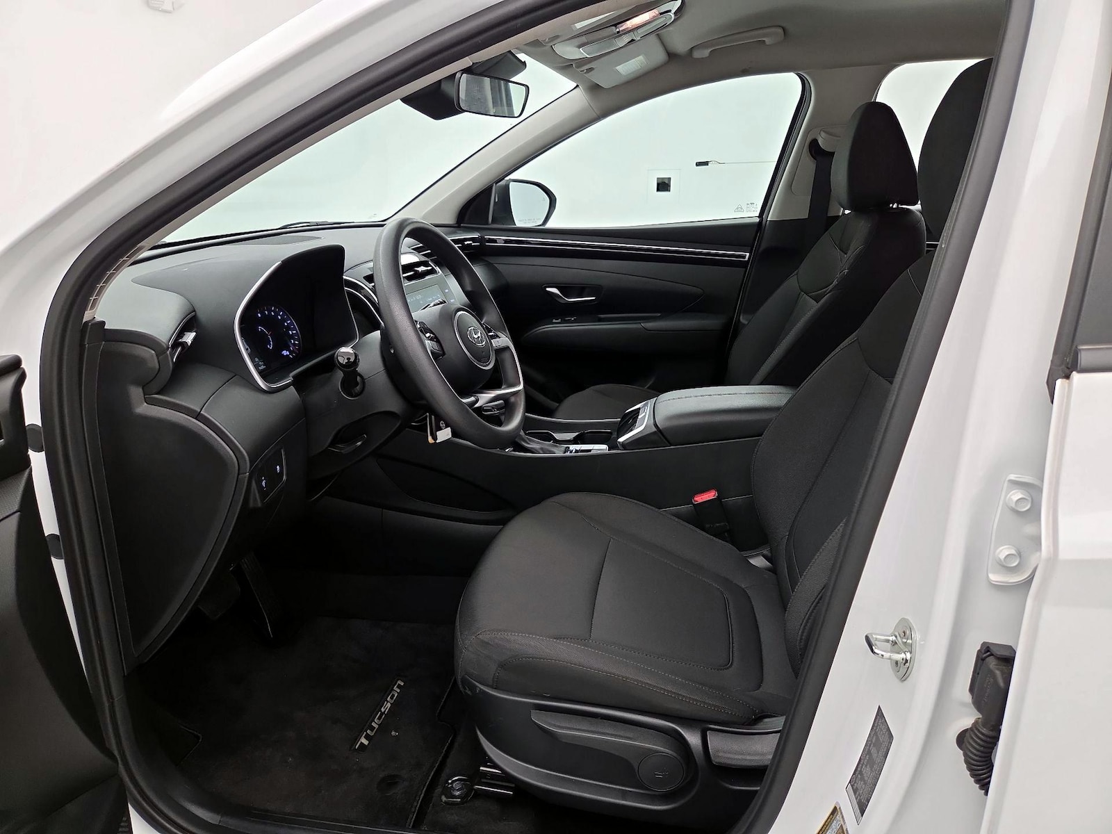 2024 Hyundai Tucson SE - Photo 12
