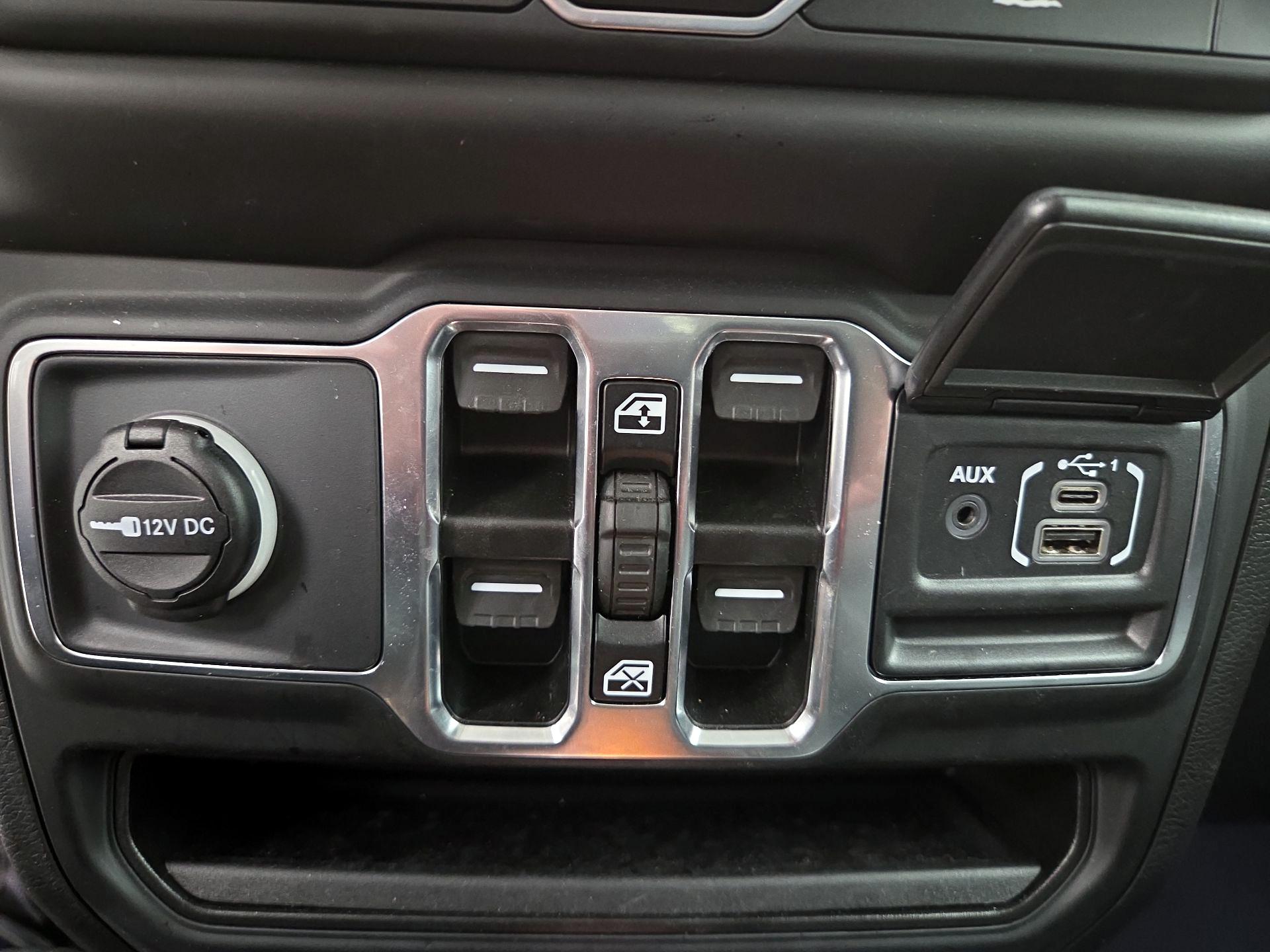 Thumbnail: 2023 Jeep Wrangler - 19