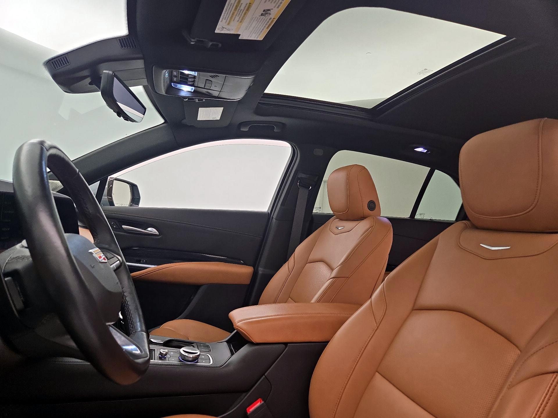 Thumbnail: 2024 Cadillac XT4 - 19